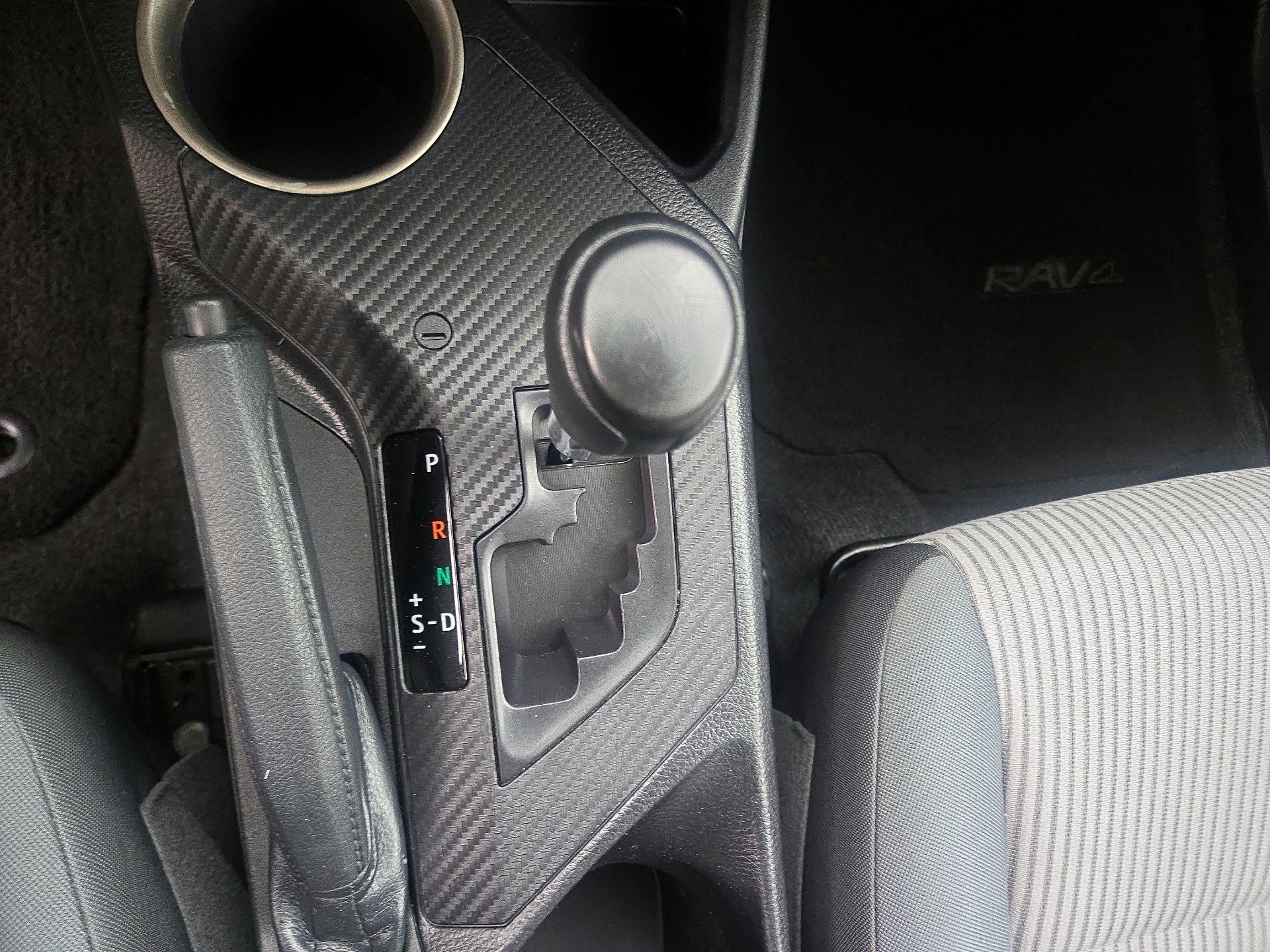 Thumbnail: 2015 Toyota RAV4 - 17