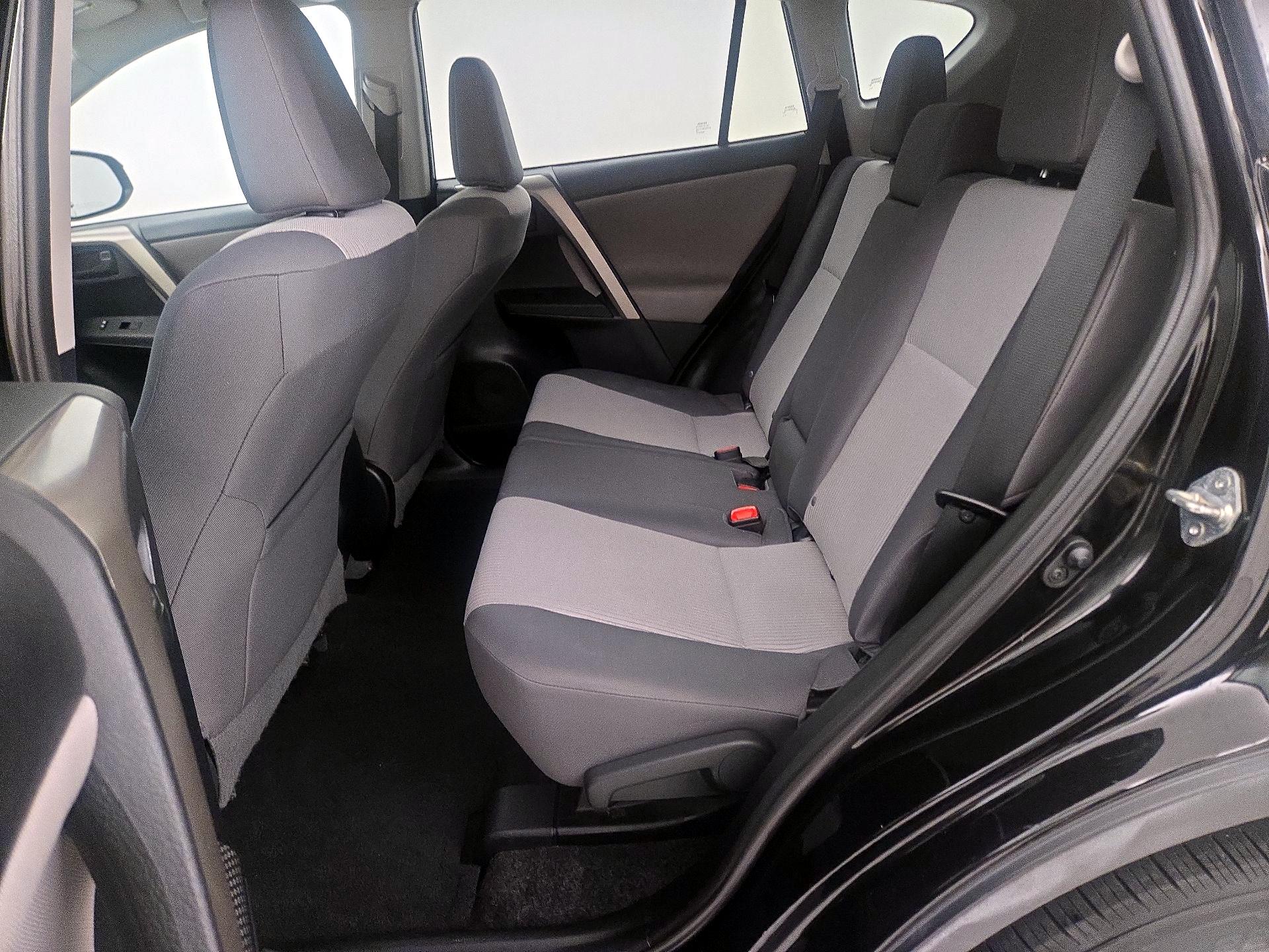 Thumbnail: 2015 Toyota RAV4 - 19