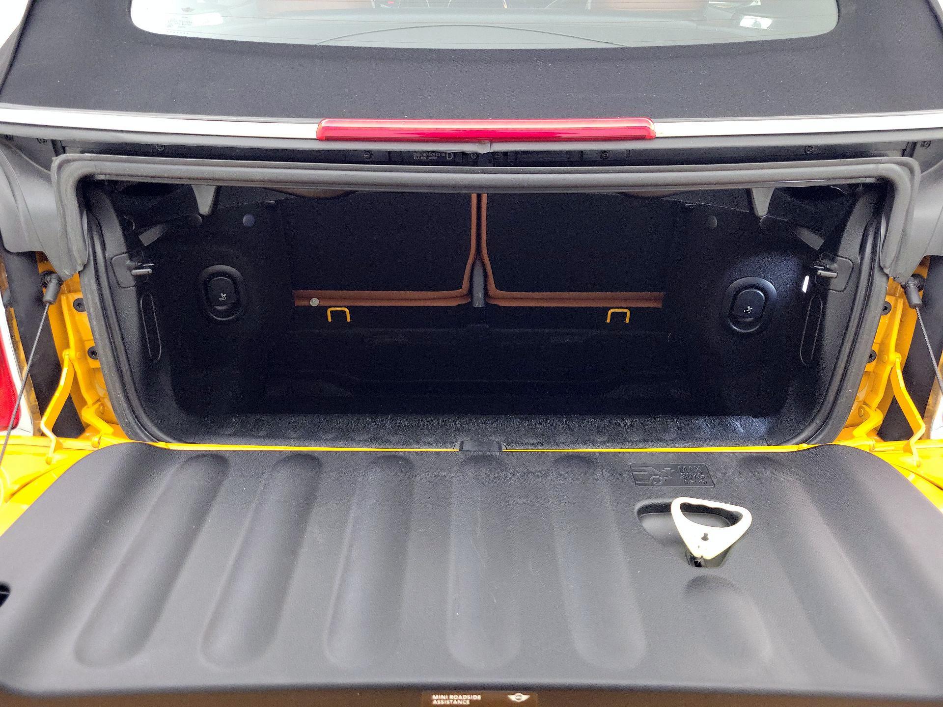 Thumbnail: 2016 MINI Cooper - 18