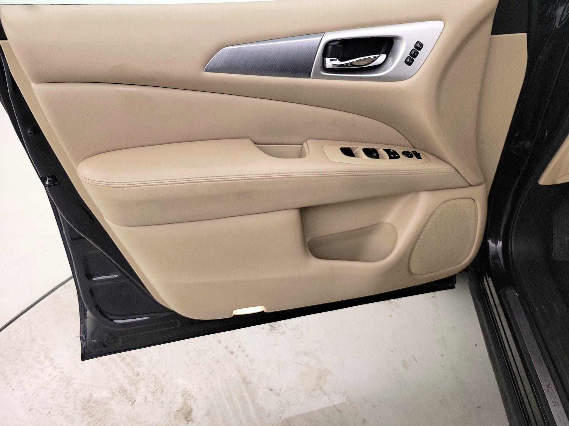 Thumbnail: 2019 Nissan Pathfinder - 12