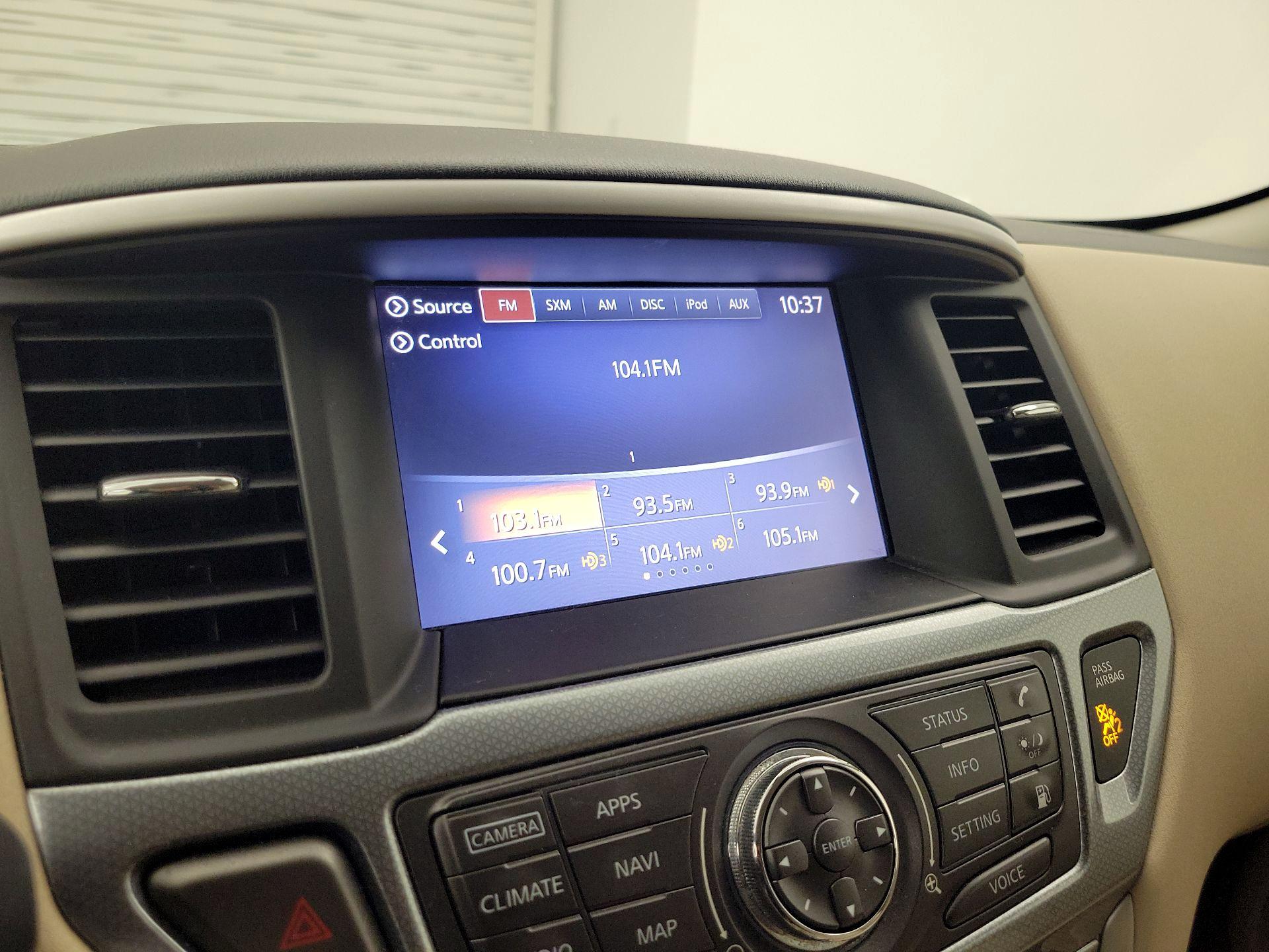 Thumbnail: 2019 Nissan Pathfinder - 16