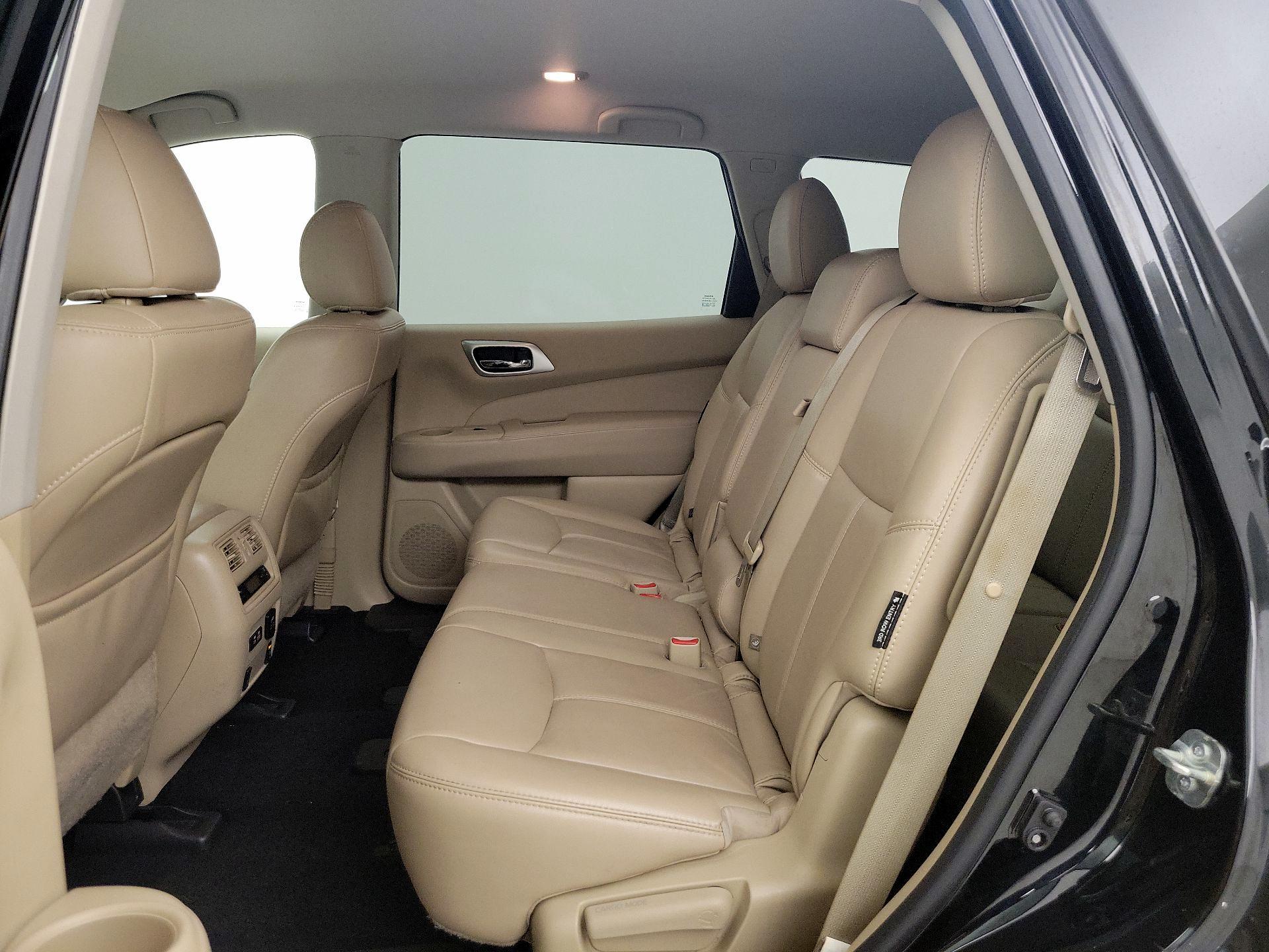 Thumbnail: 2019 Nissan Pathfinder - 20