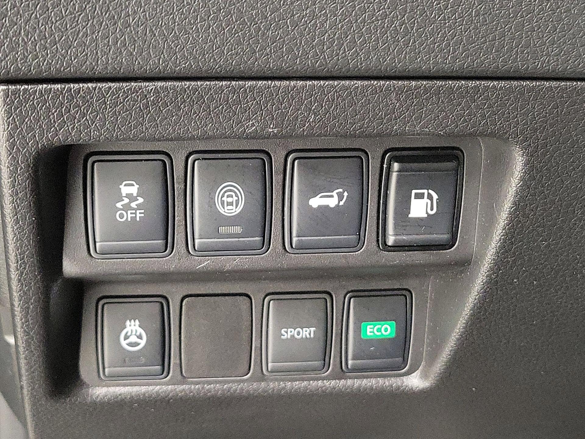 Thumbnail: 2018 Nissan Rogue - 13