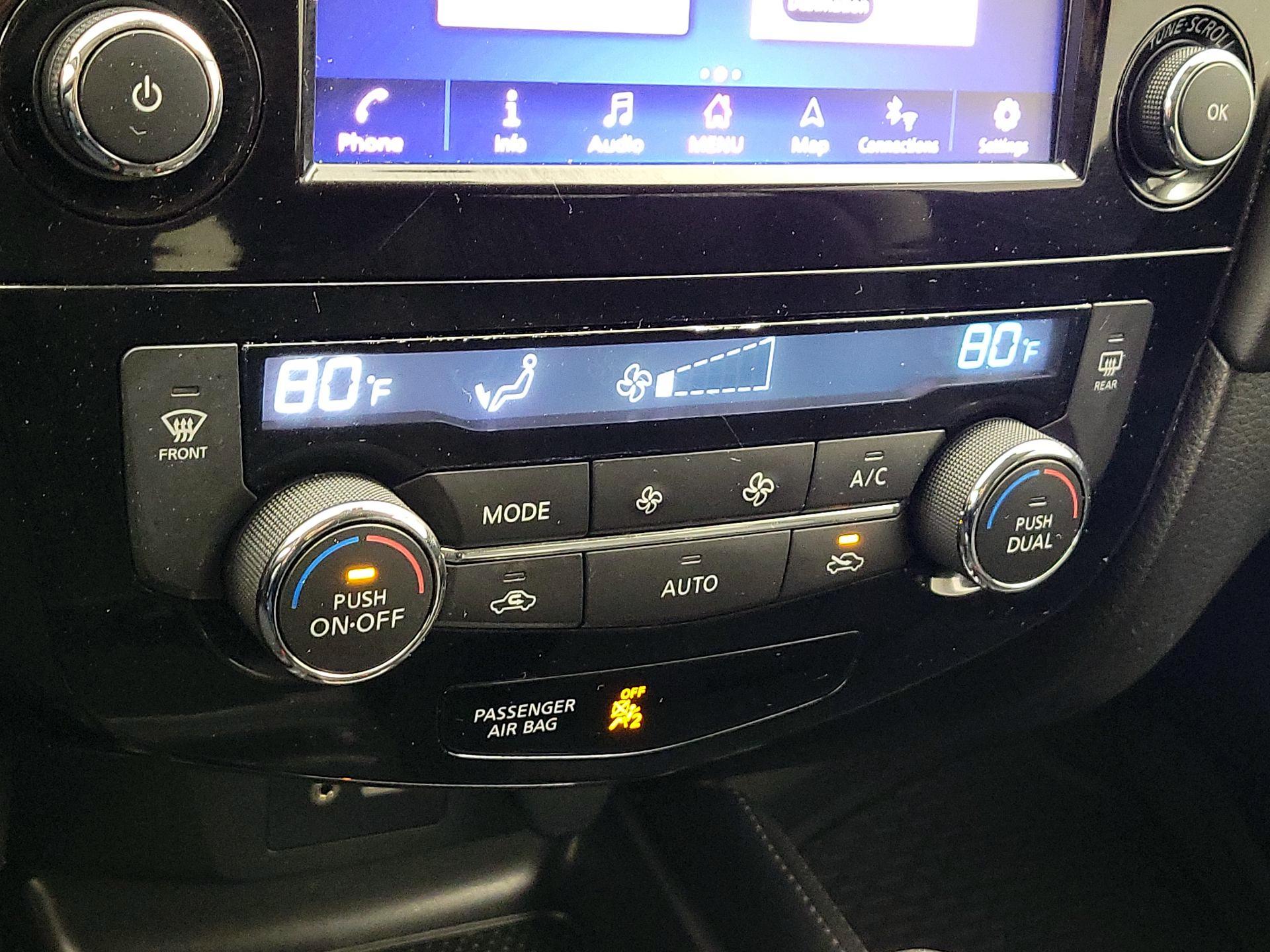 Thumbnail: 2018 Nissan Rogue - 16