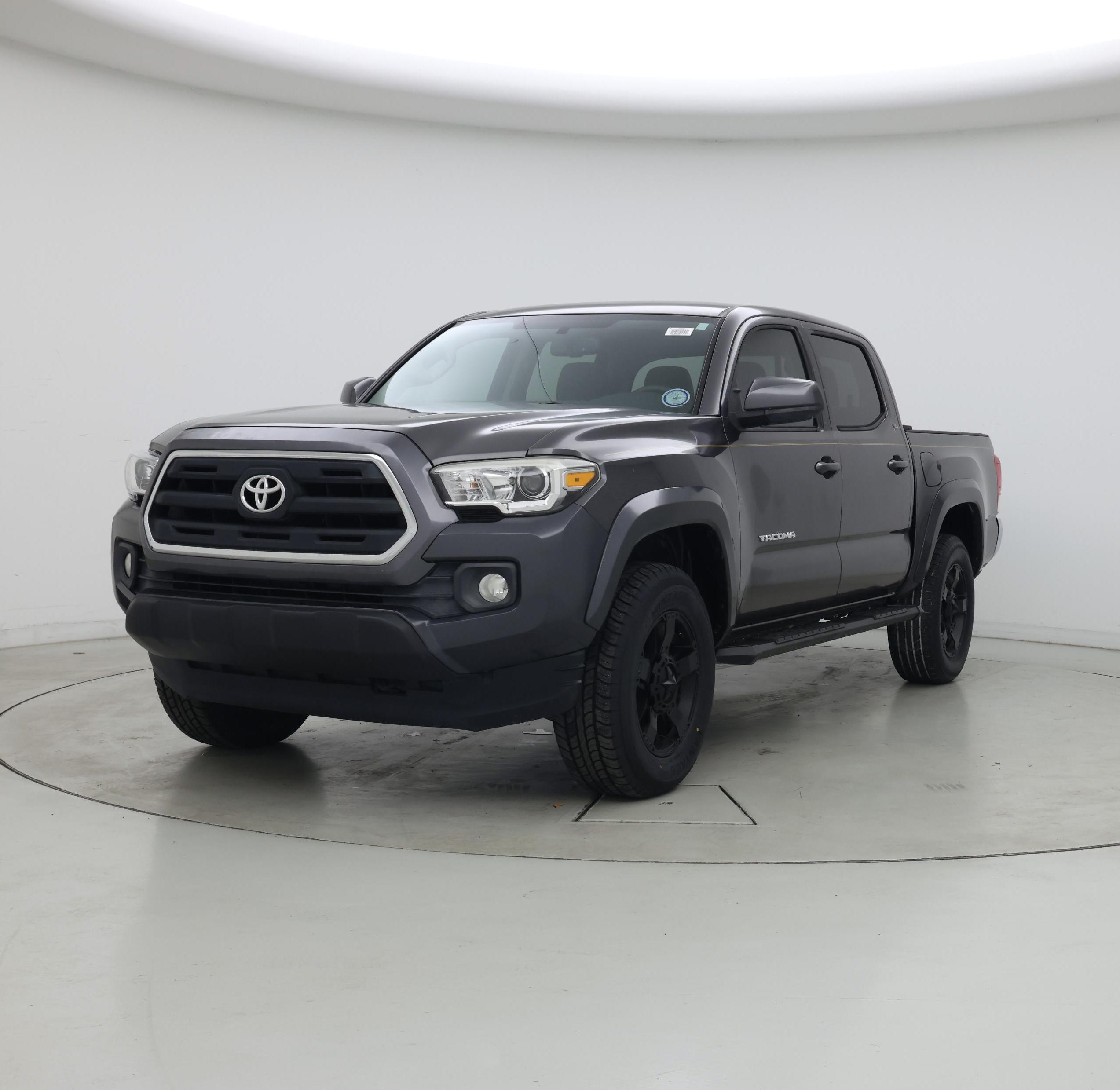 Thumbnail: 2017 Toyota Tacoma - 4