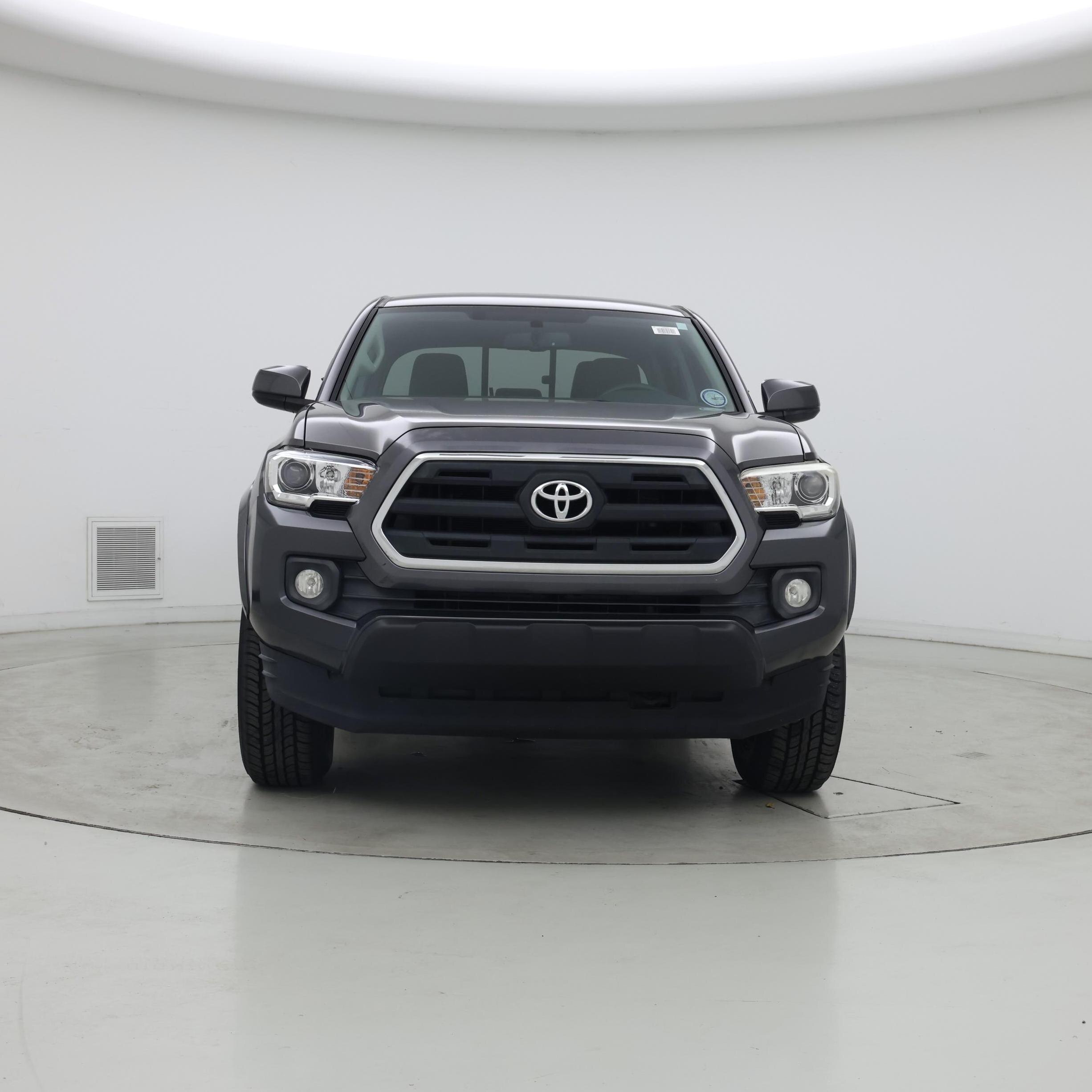 Thumbnail: 2017 Toyota Tacoma - 5