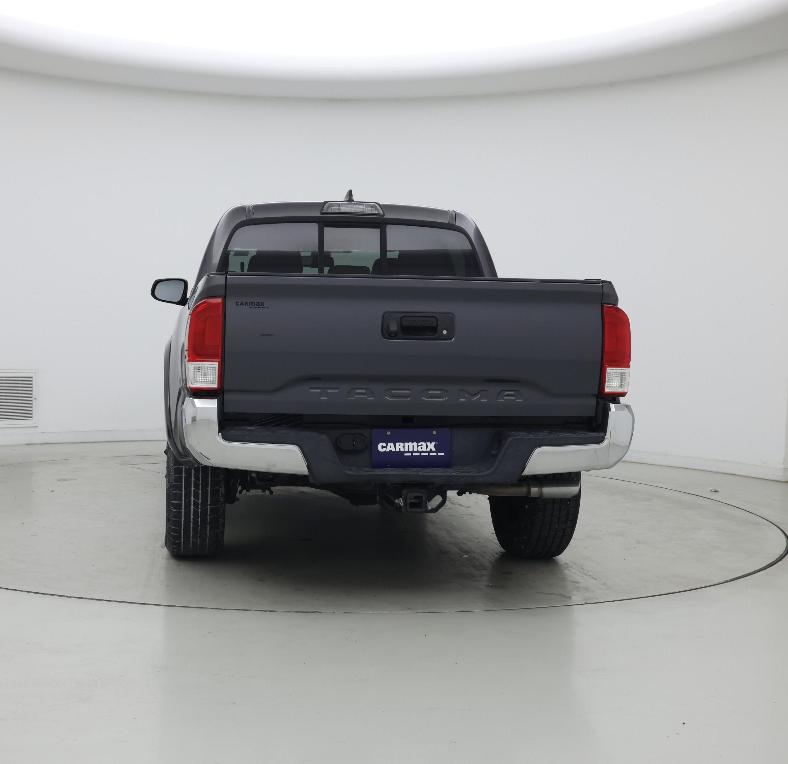 Thumbnail: 2017 Toyota Tacoma - 6