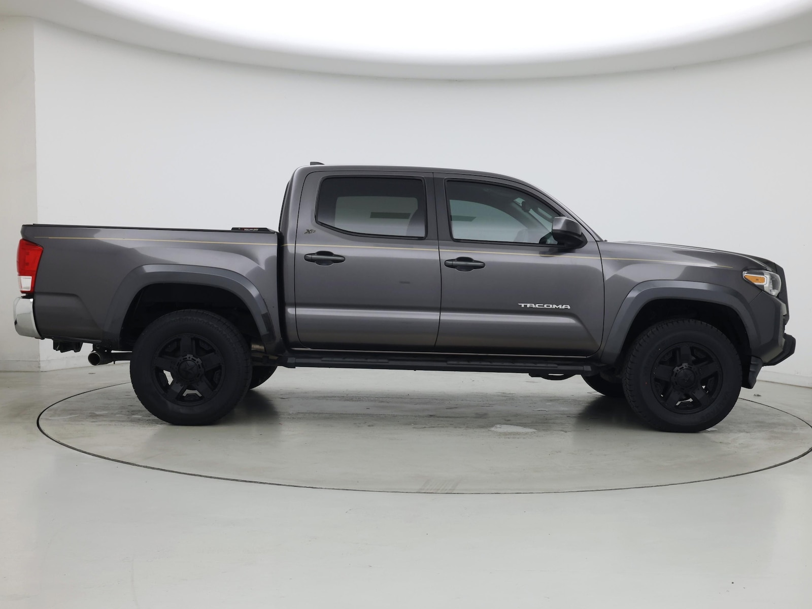 2017 Toyota Tacoma SR5 - Photo 8