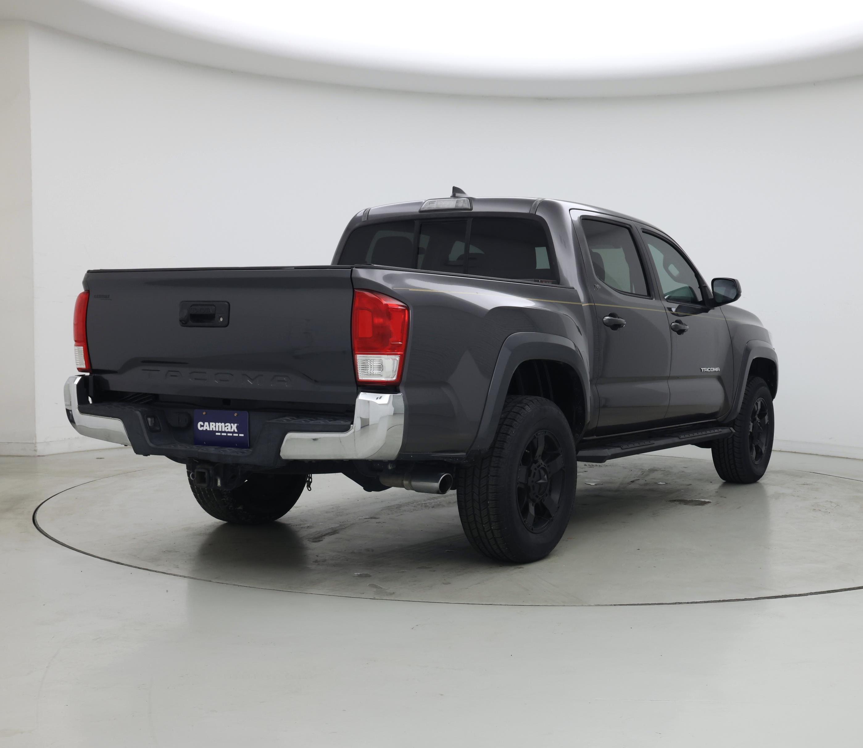 Thumbnail: 2017 Toyota Tacoma - 8
