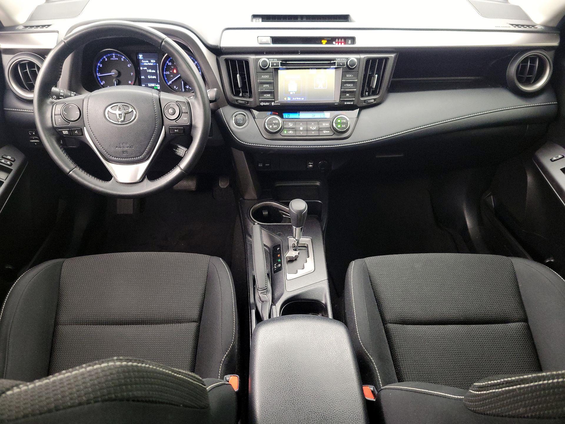 Thumbnail: 2018 Toyota RAV4 - 9