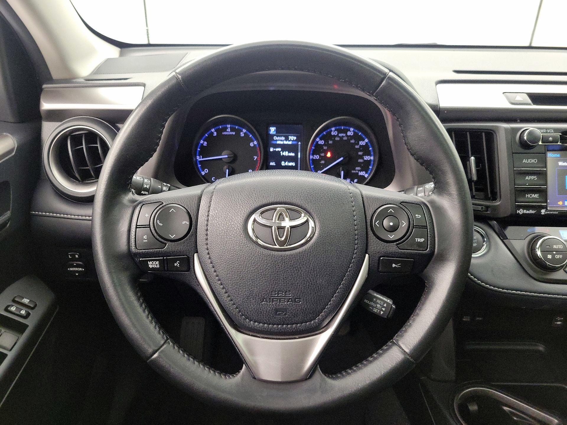 Thumbnail: 2018 Toyota RAV4 - 10