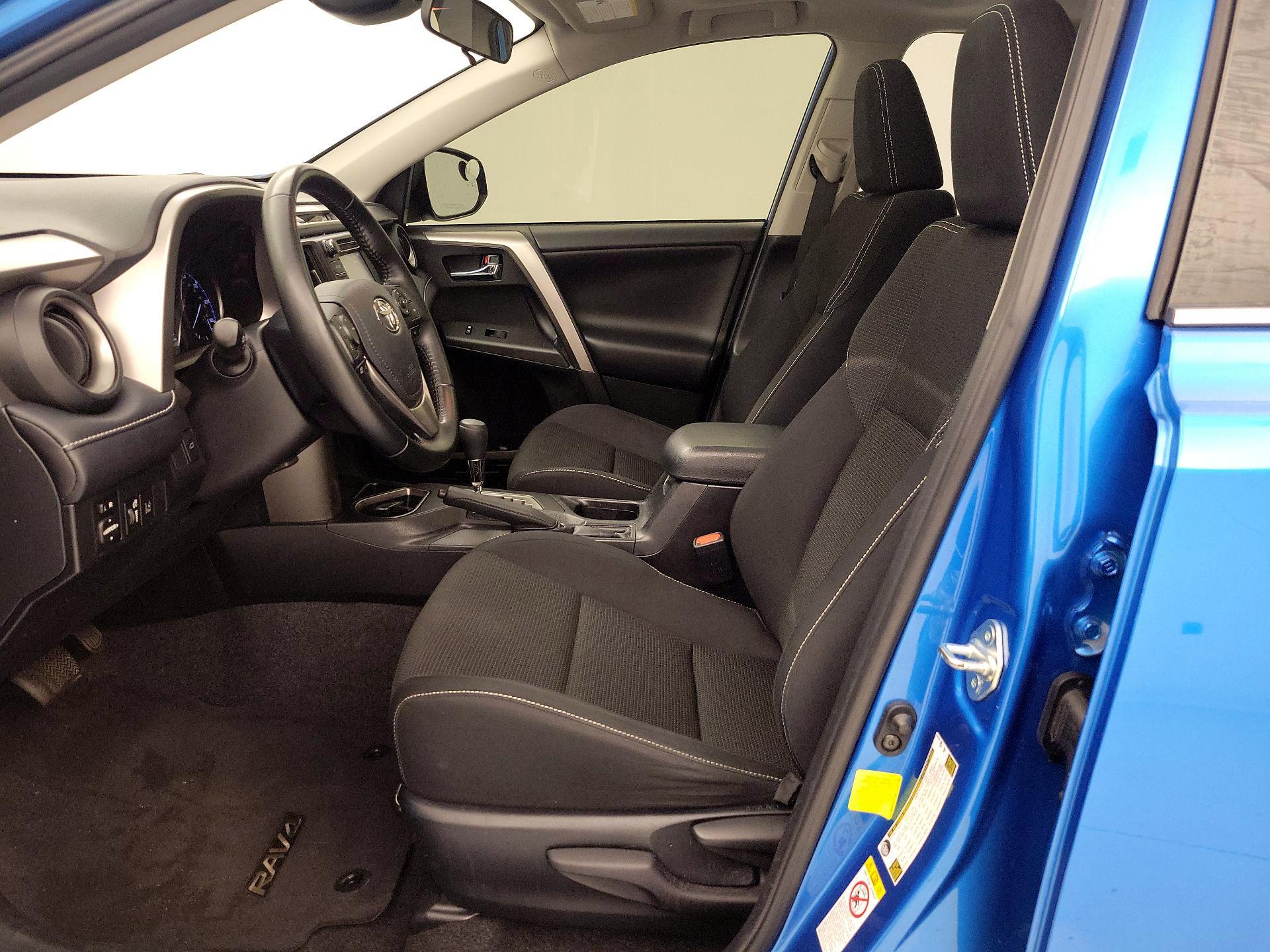 Thumbnail: 2018 Toyota RAV4 - 11