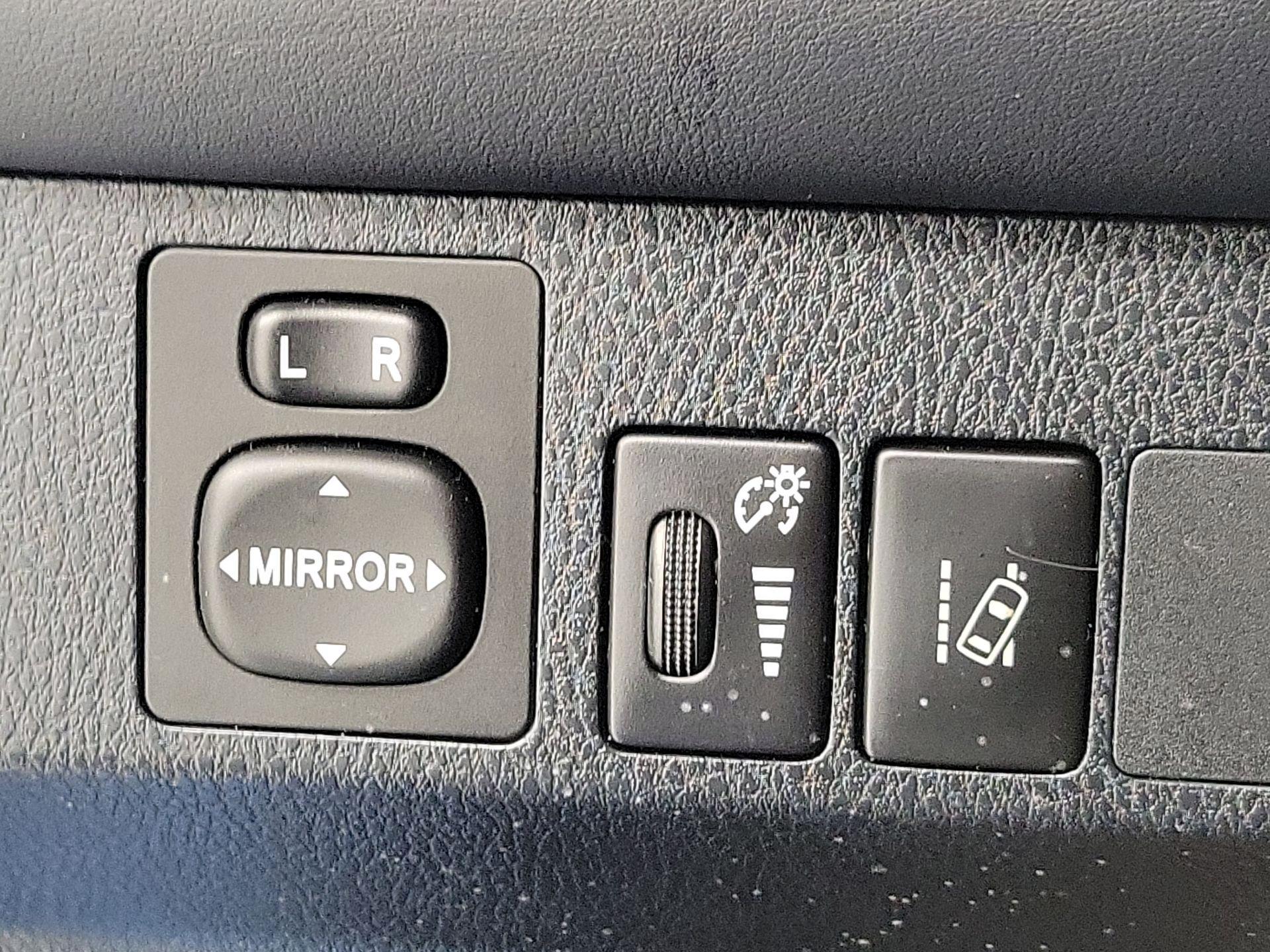 Thumbnail: 2018 Toyota RAV4 - 13