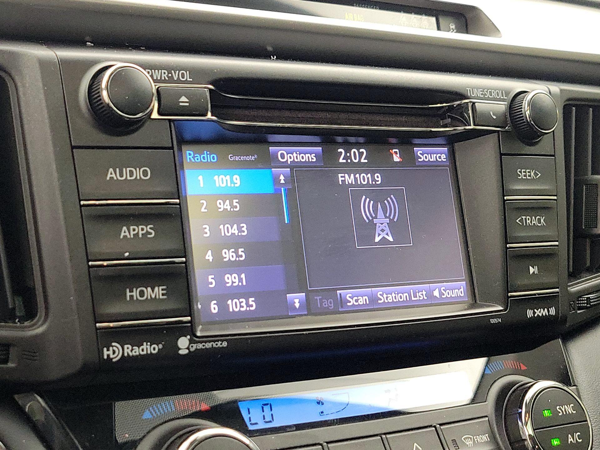 Thumbnail: 2018 Toyota RAV4 - 15