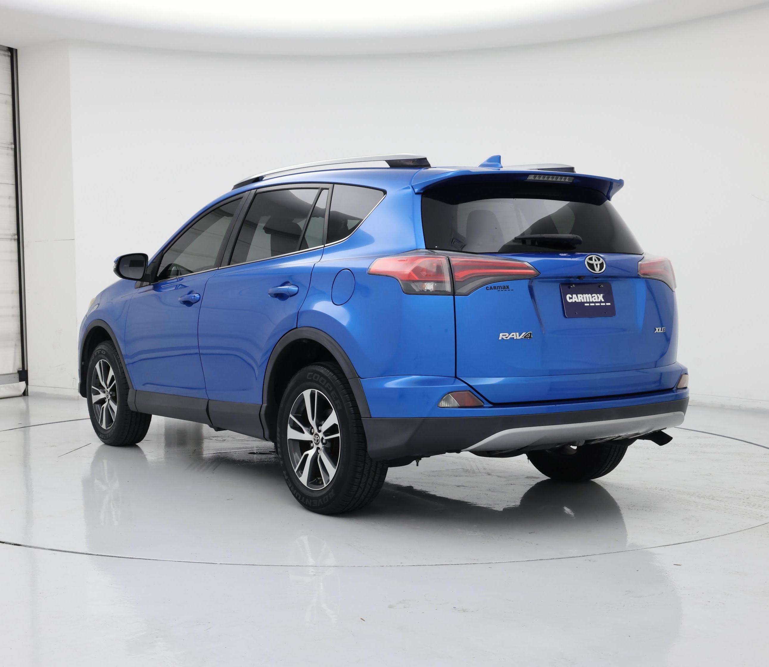 Thumbnail: 2018 Toyota RAV4 - 2
