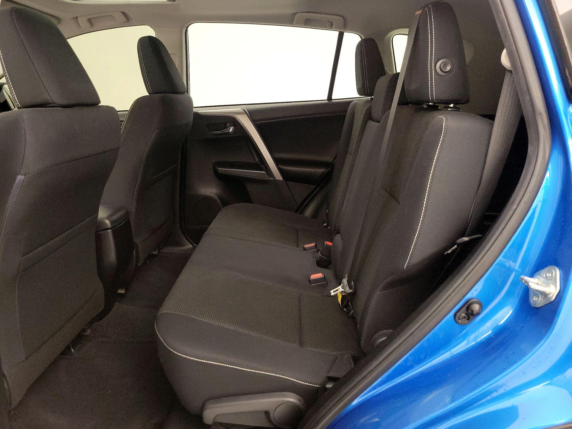 Thumbnail: 2018 Toyota RAV4 - 20