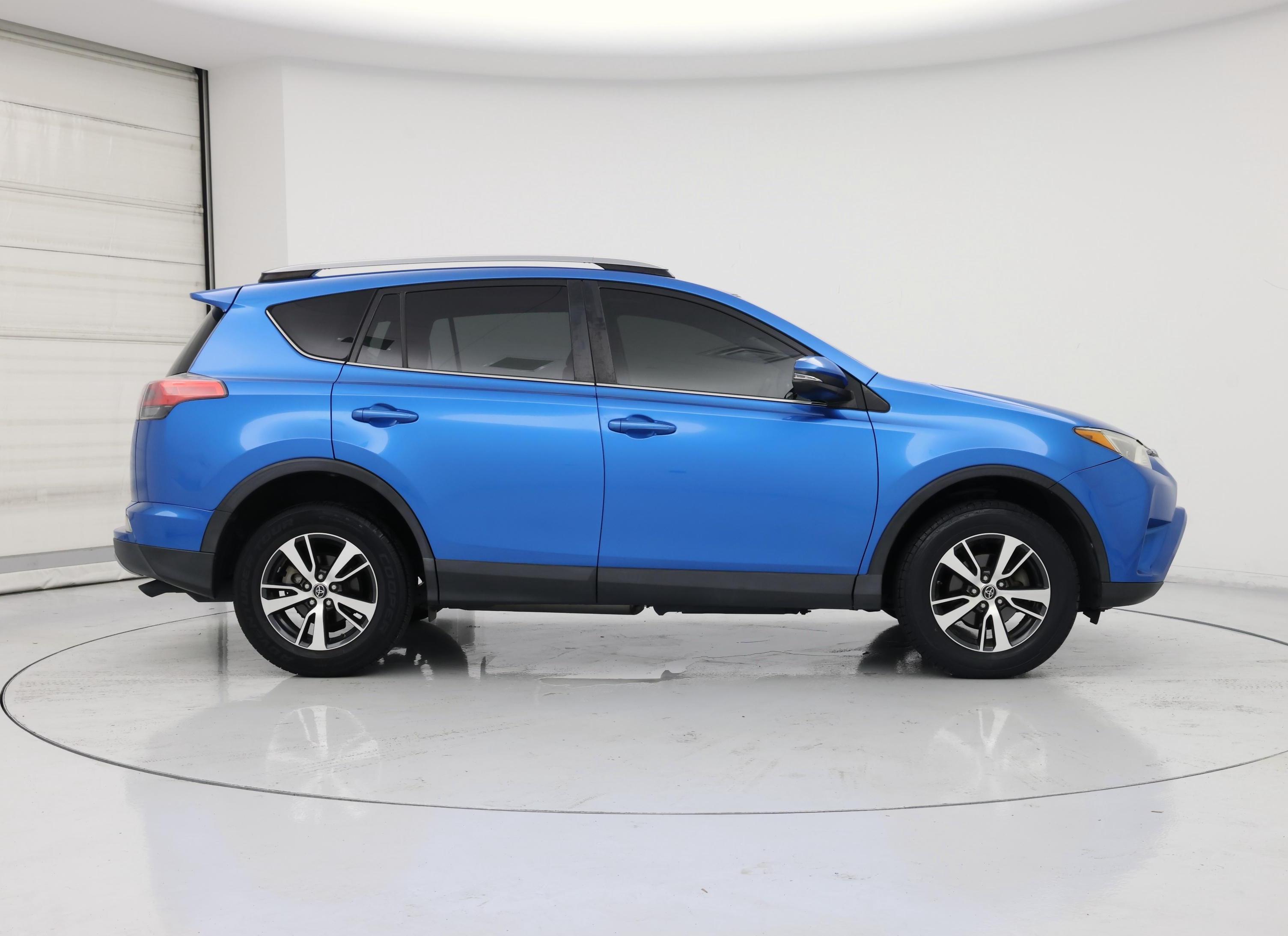 Thumbnail: 2018 Toyota RAV4 - 7