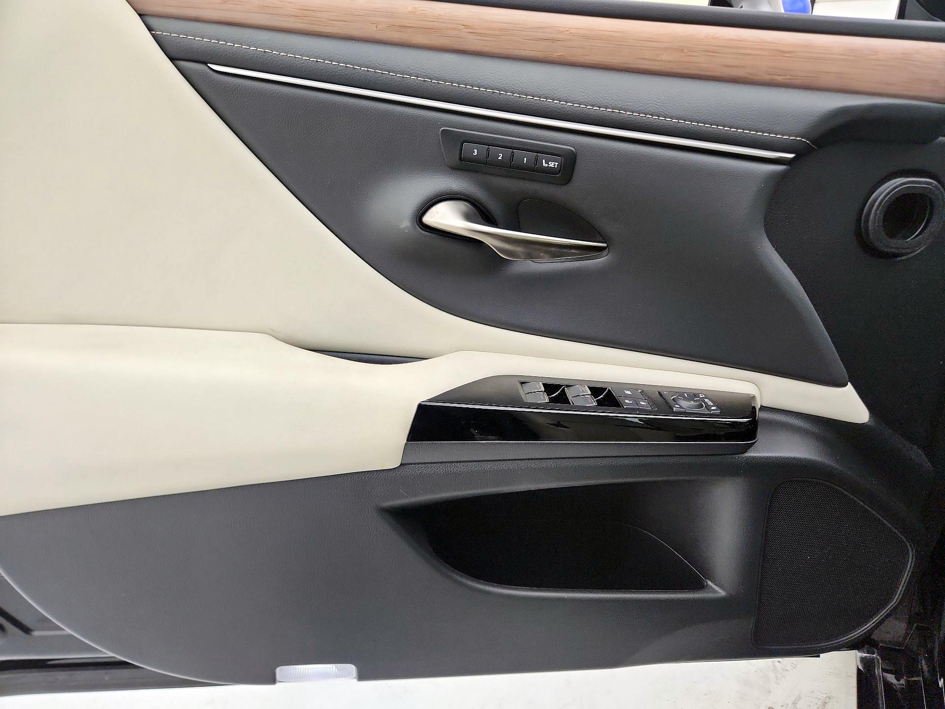 Thumbnail: 2024 Lexus ES - 12