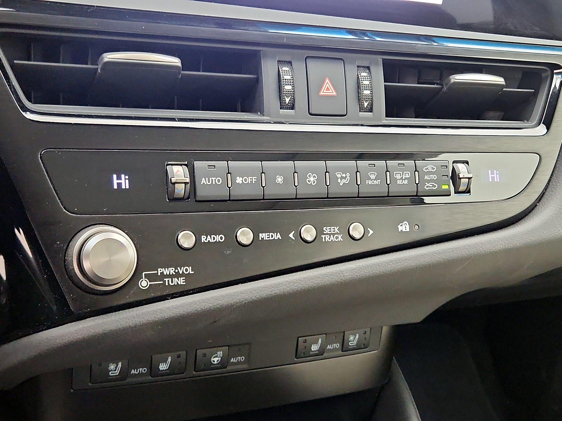 Thumbnail: 2024 Lexus ES - 16