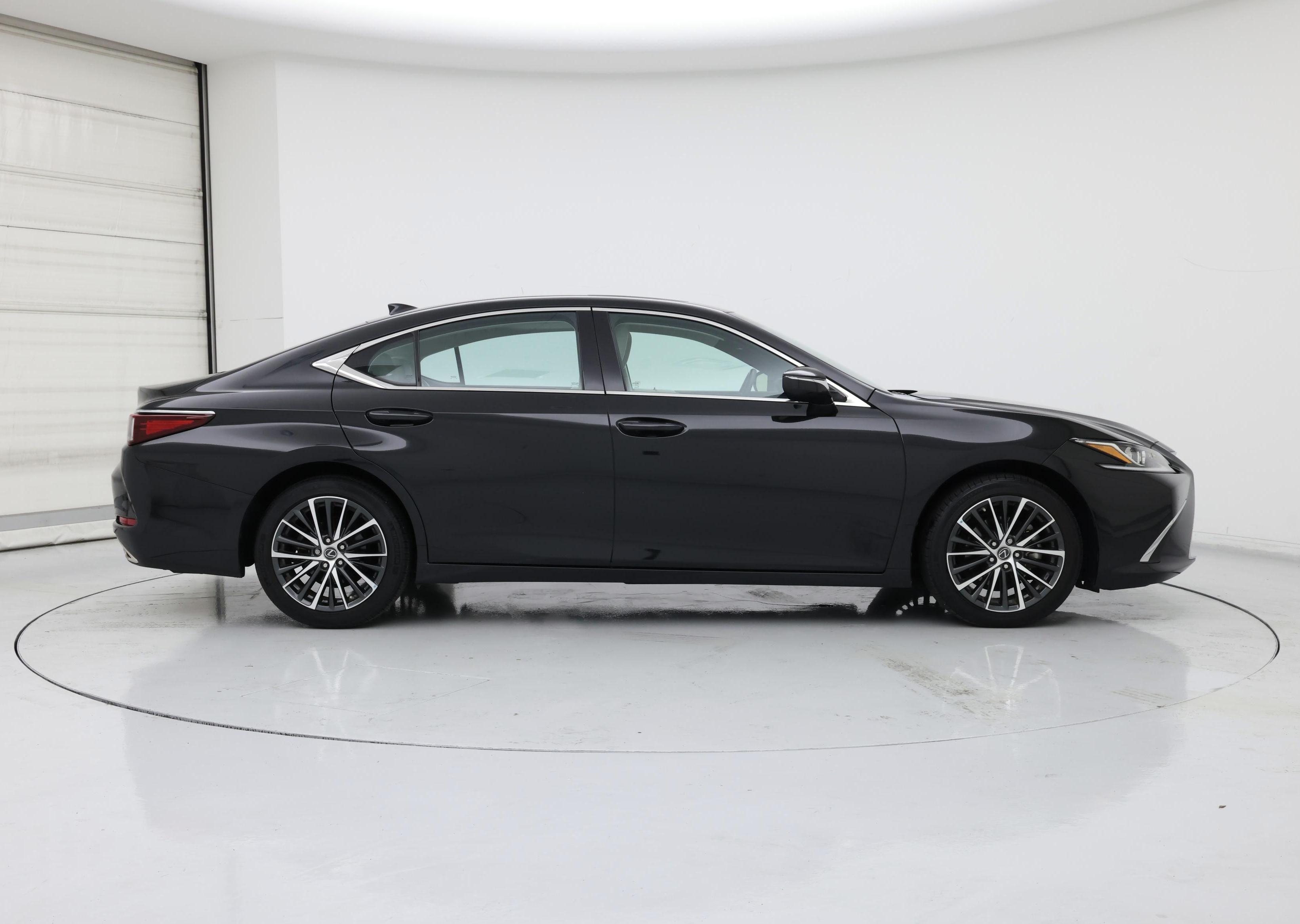 Thumbnail: 2024 Lexus ES - 7