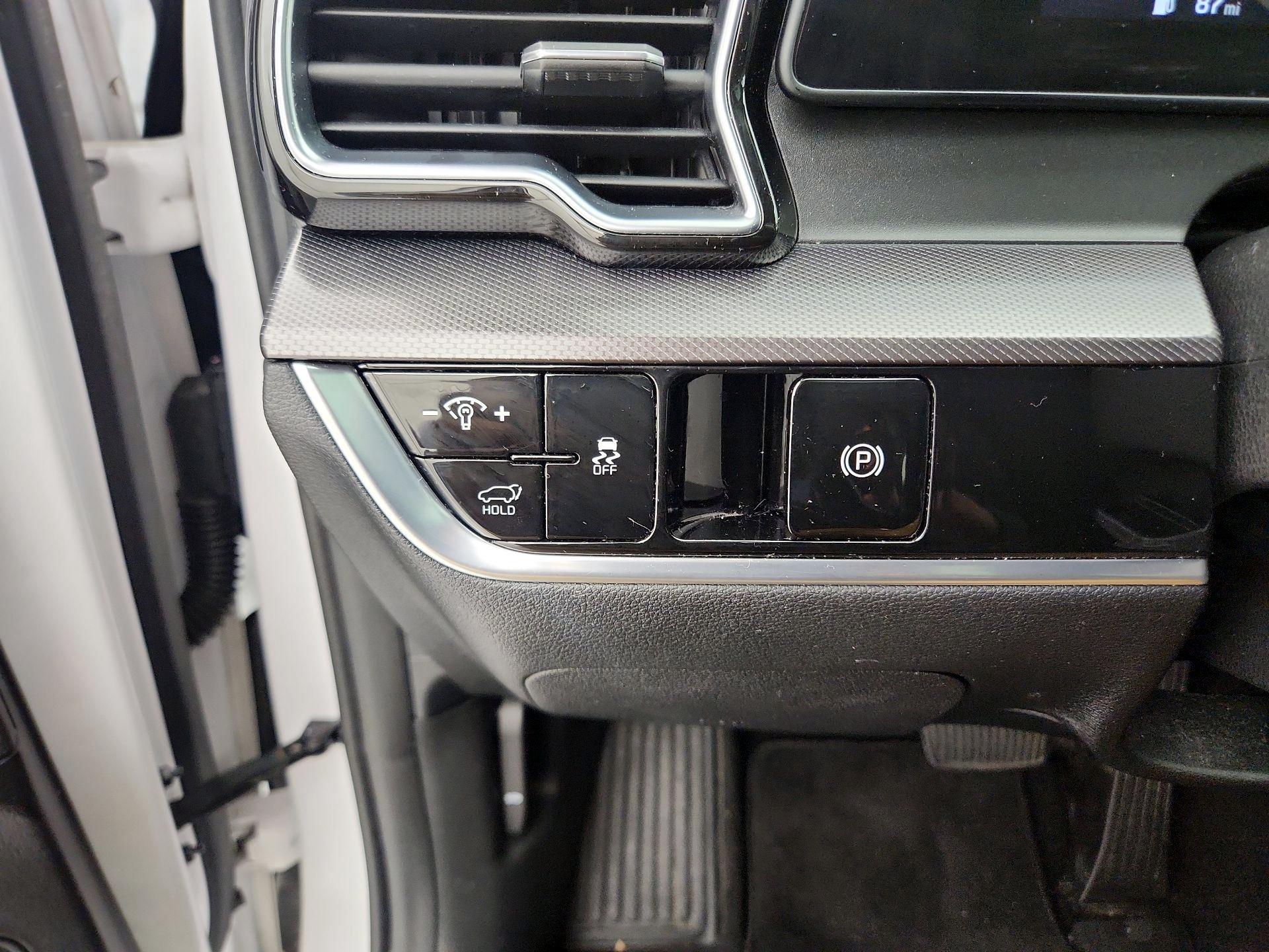 Thumbnail: 2023 Kia Sportage - 13