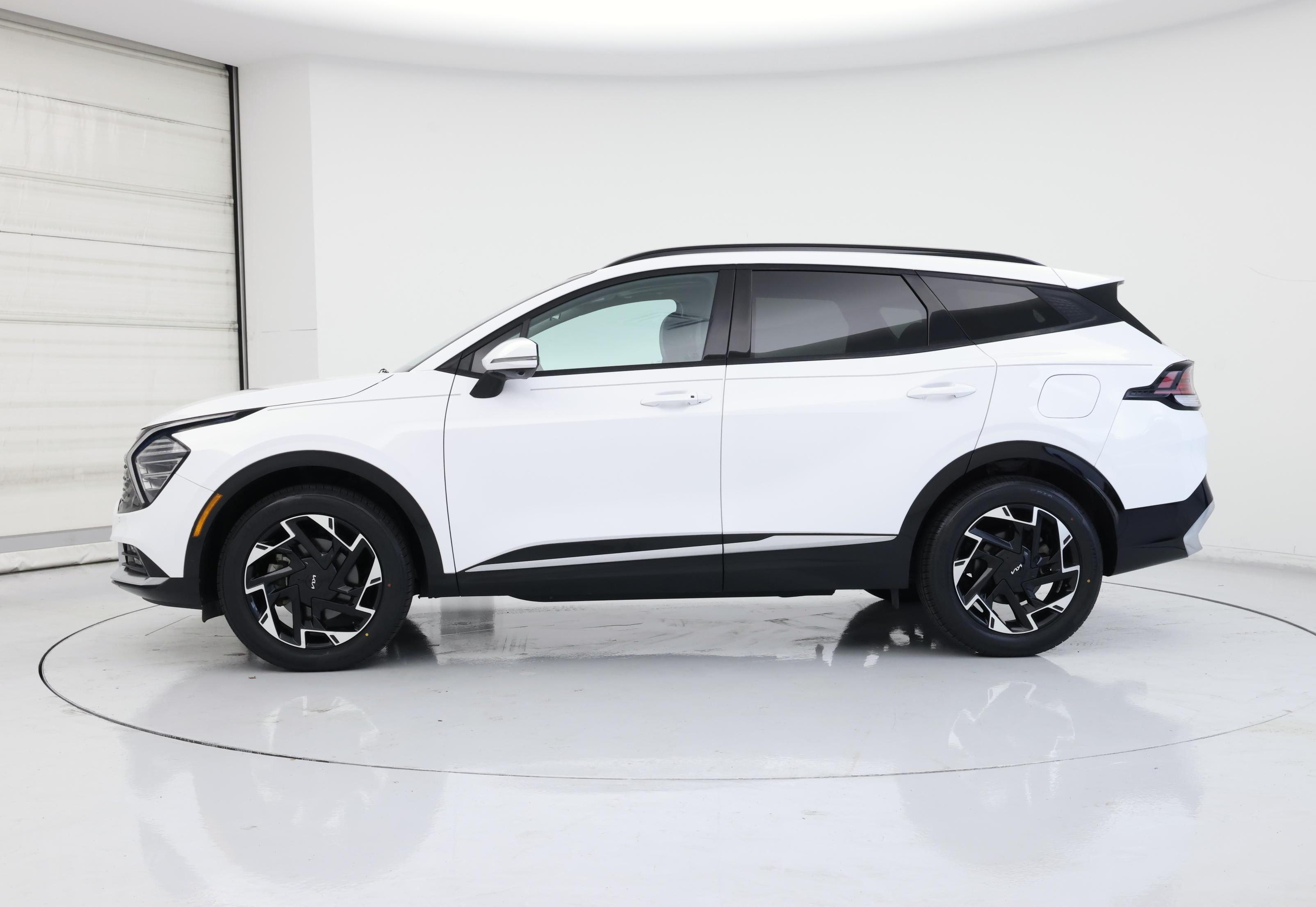 Thumbnail: 2023 Kia Sportage - 3