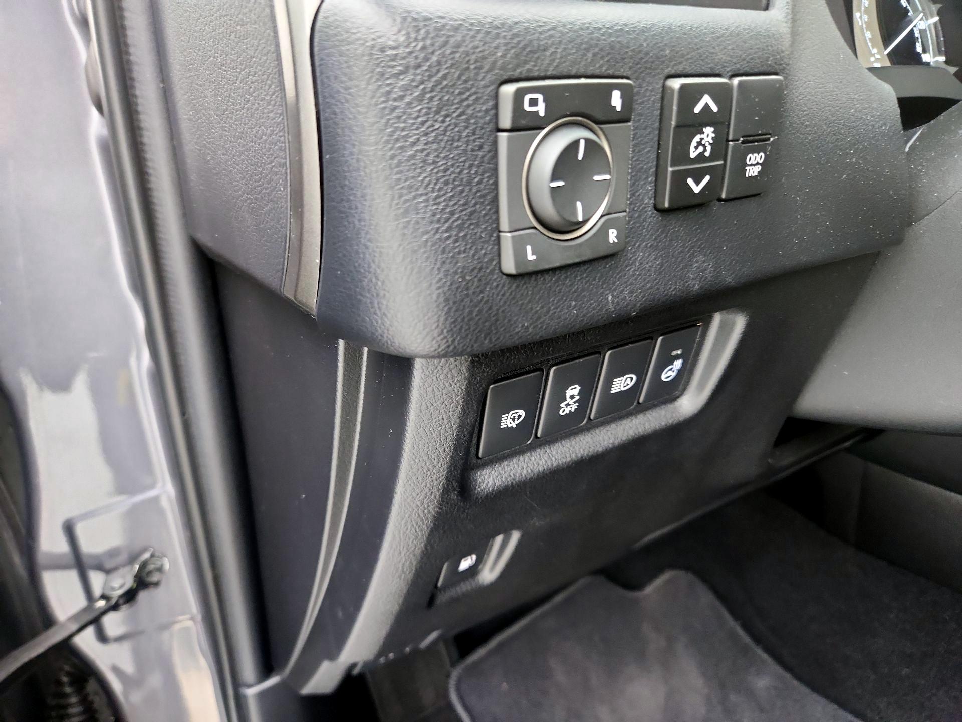 Thumbnail: 2023 Lexus GX - 13