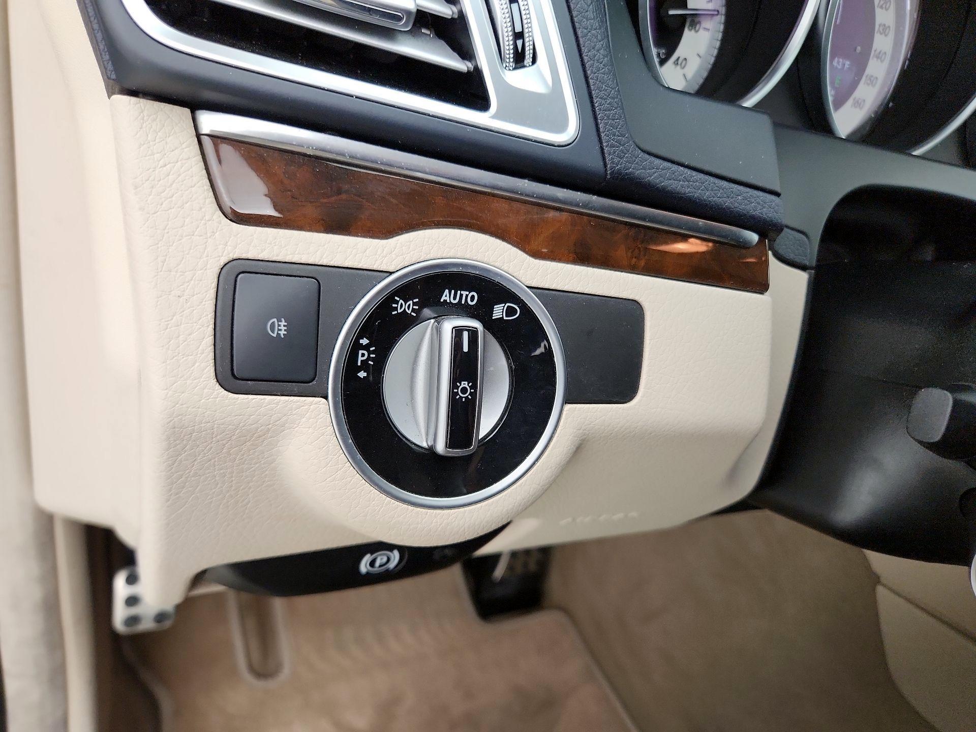 Thumbnail: 2015 Mercedes-Benz E-Class - 13