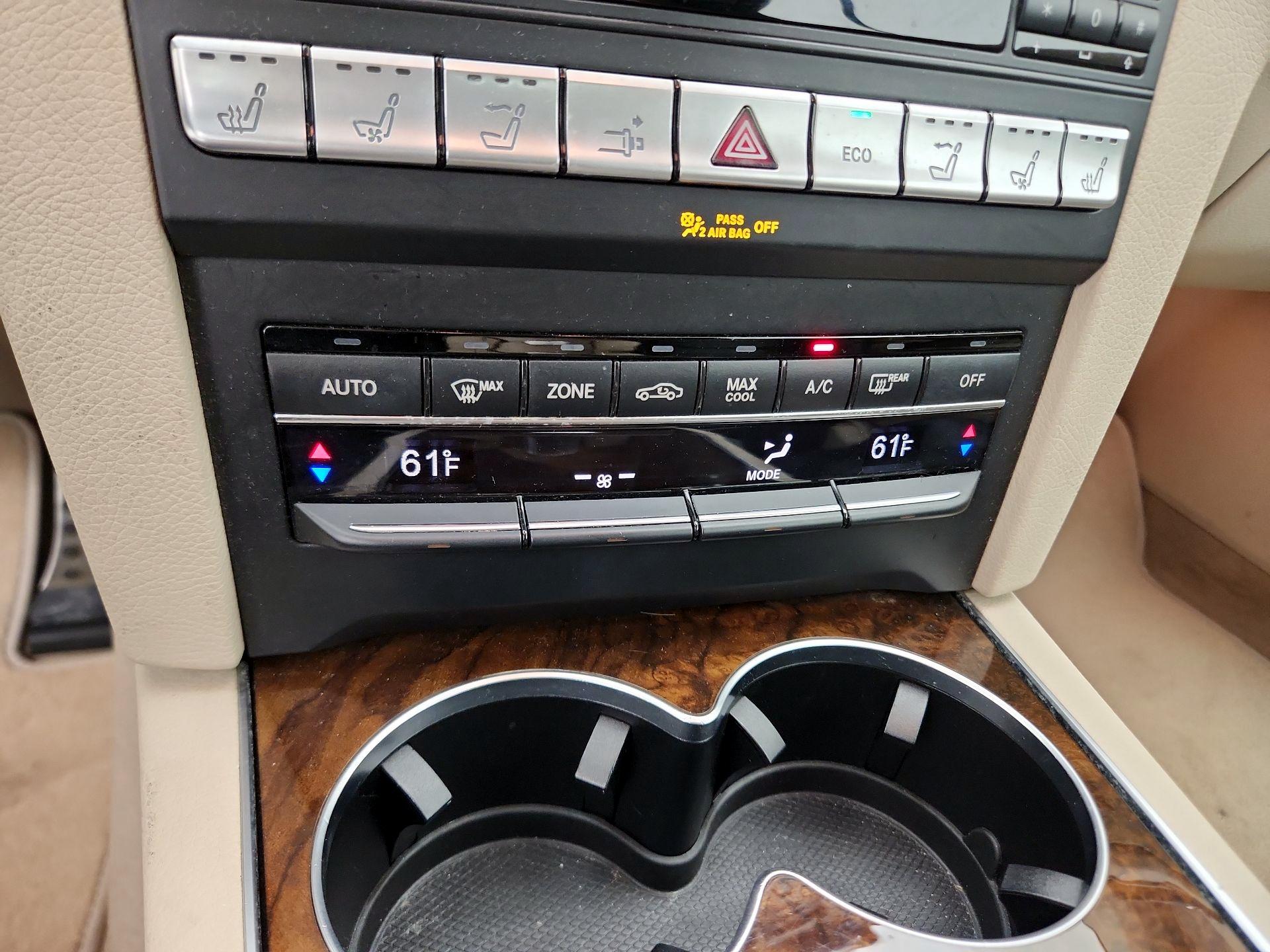 Thumbnail: 2015 Mercedes-Benz E-Class - 17