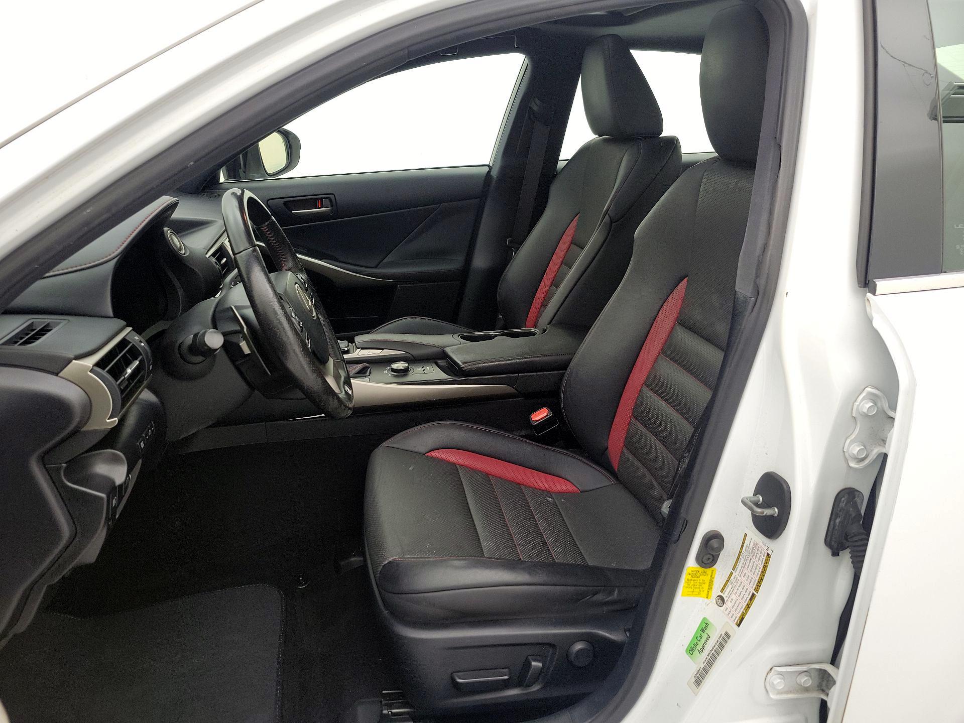 Thumbnail: 2019 Lexus IS - 11