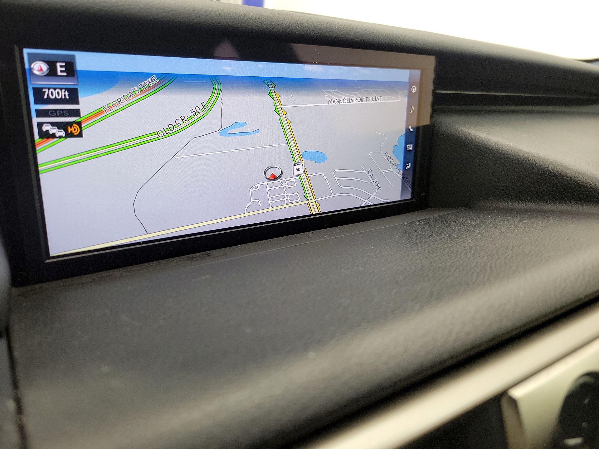 Thumbnail: 2019 Lexus IS - 14