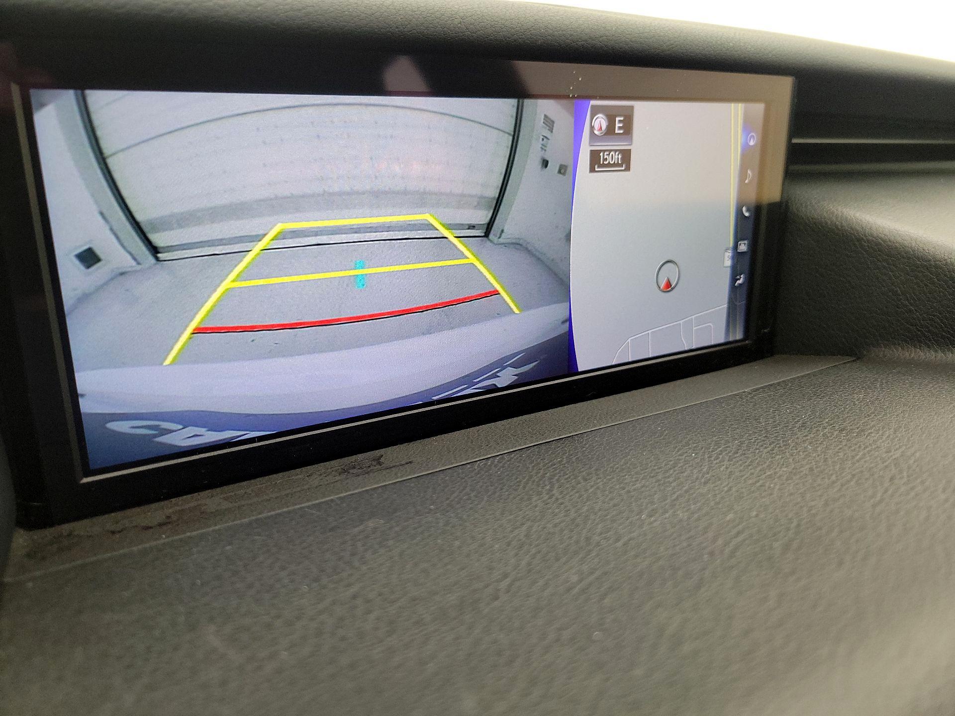 Thumbnail: 2019 Lexus IS - 15