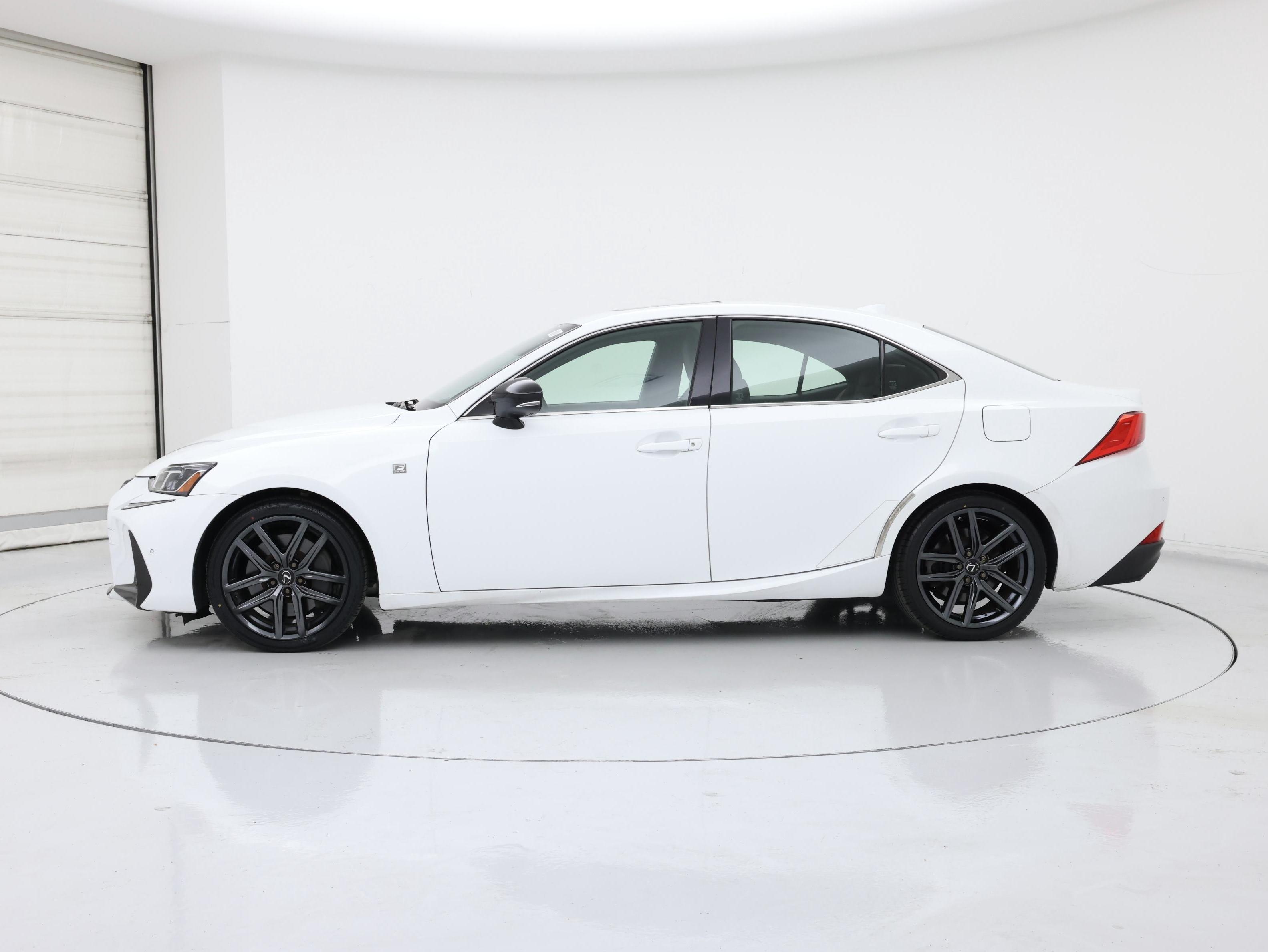 Thumbnail: 2019 Lexus IS - 3