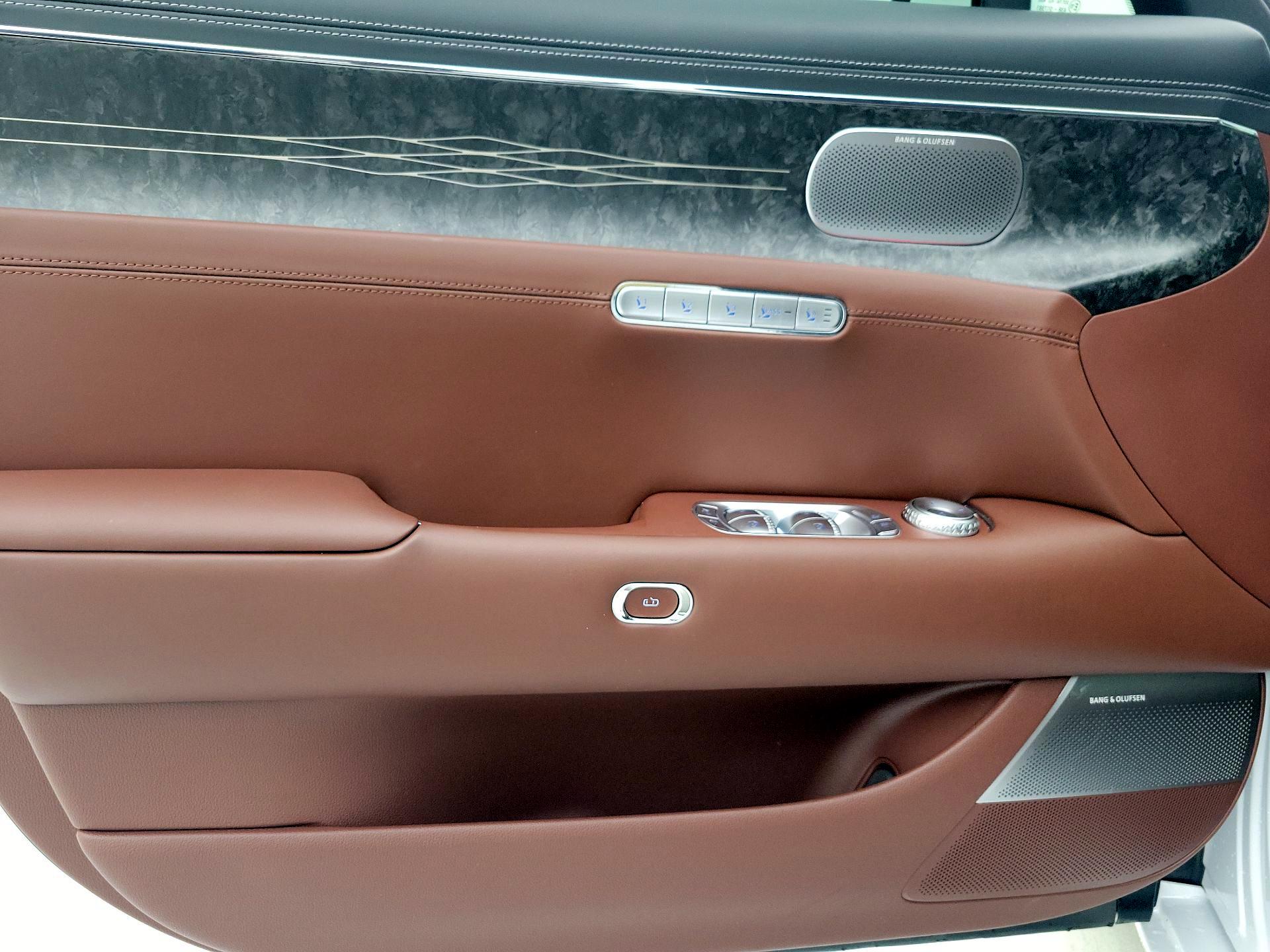 Thumbnail: 2023 Genesis G90 - 12