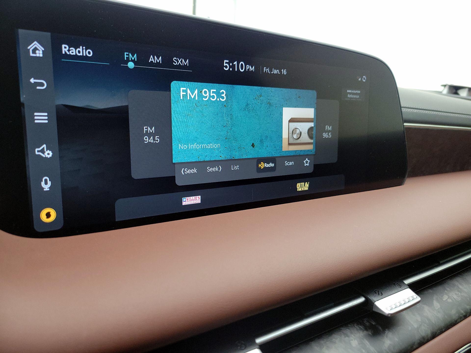 Thumbnail: 2023 Genesis G90 - 16