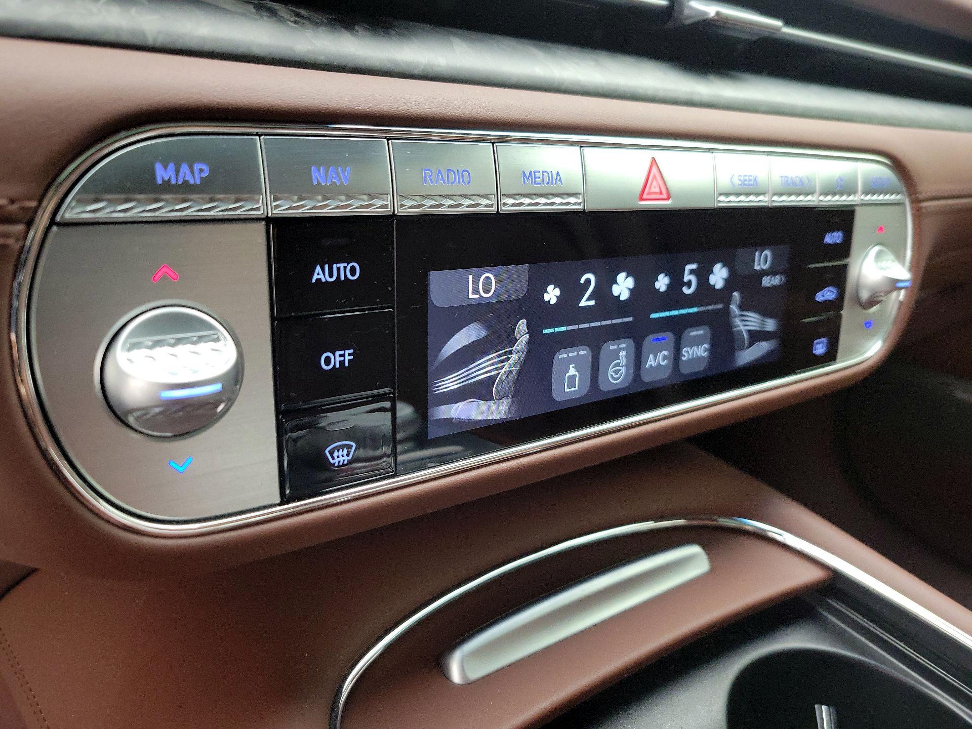 Thumbnail: 2023 Genesis G90 - 17