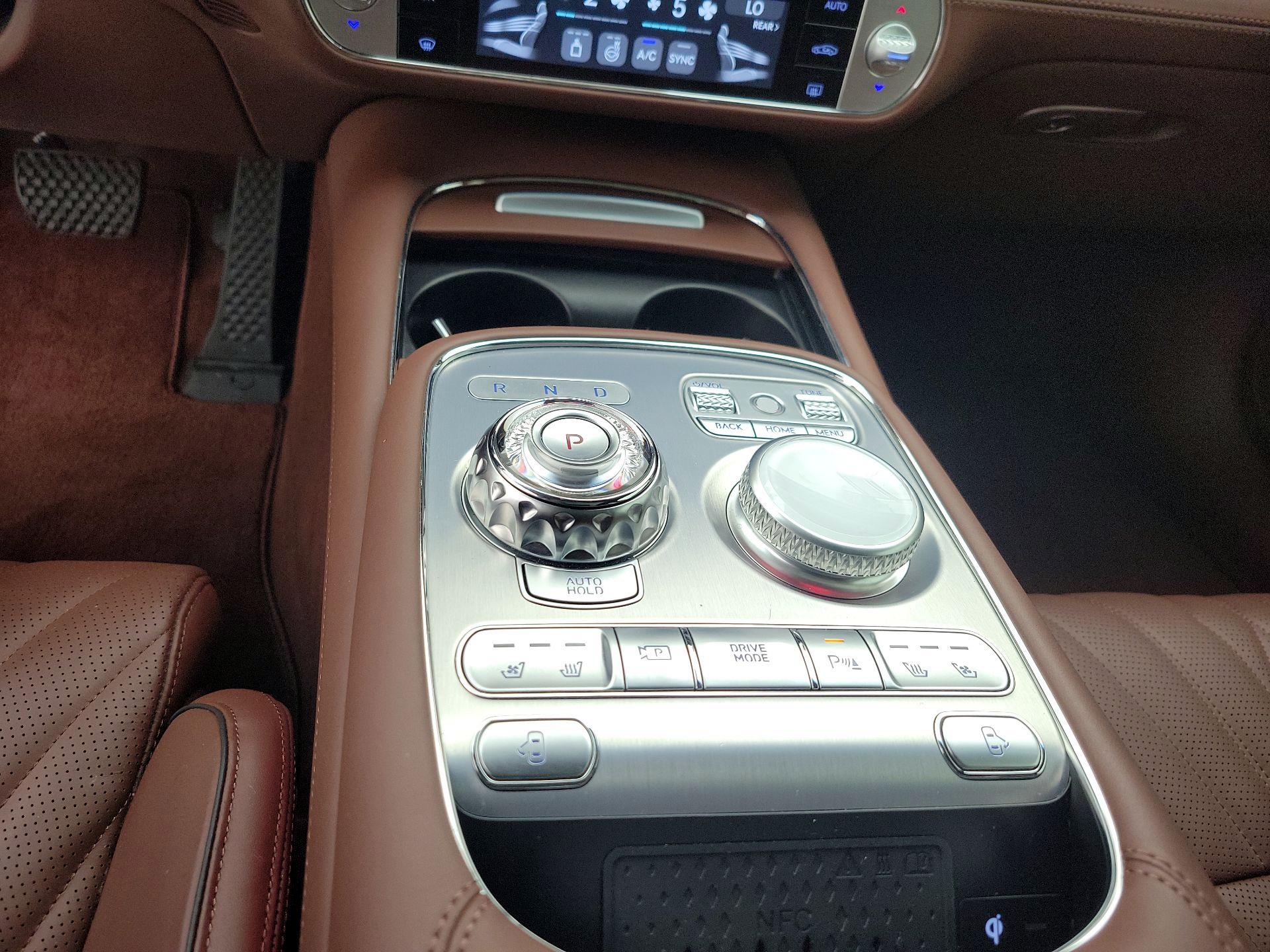 Thumbnail: 2023 Genesis G90 - 18