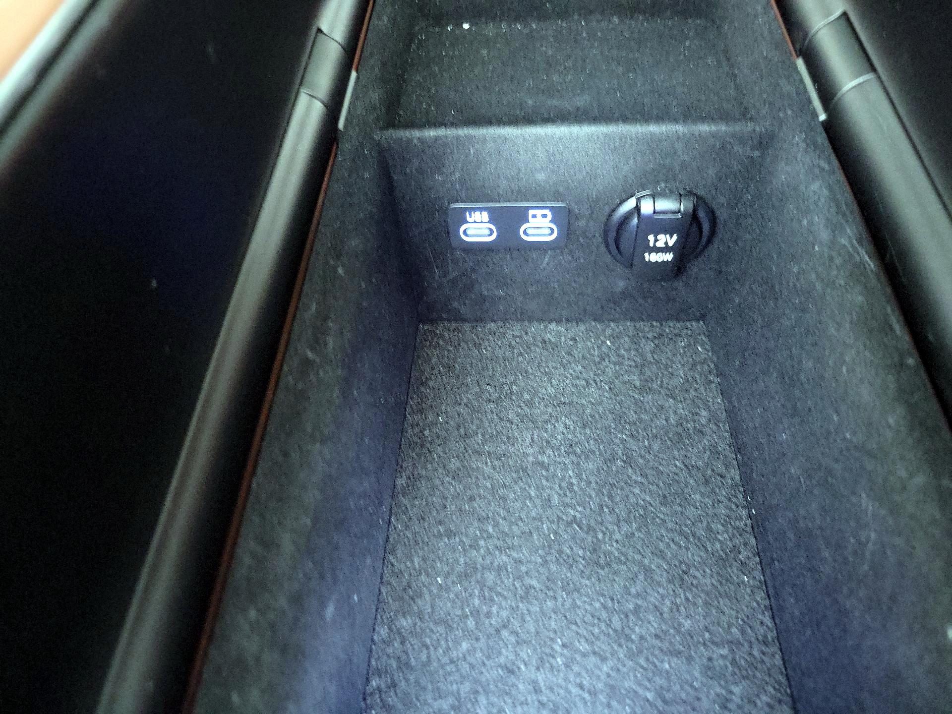 Thumbnail: 2023 Genesis G90 - 19