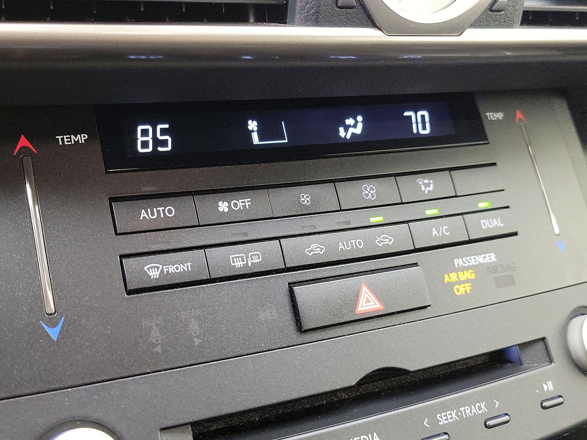 Thumbnail: 2018 Lexus RC - 17