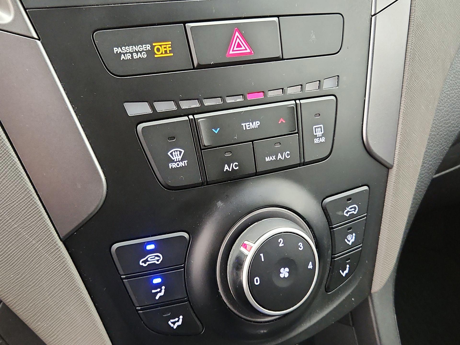 Thumbnail: 2016 Hyundai Santa Fe - 16