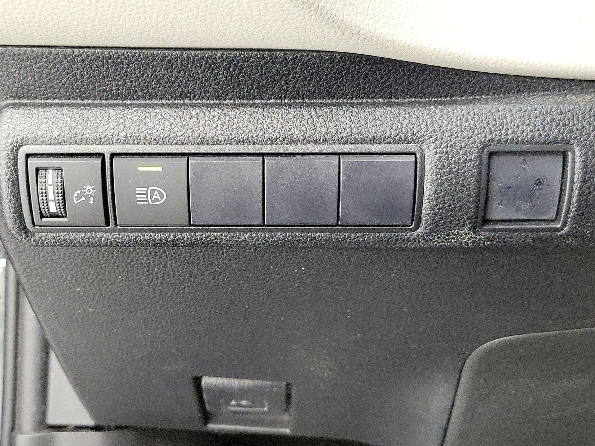 Thumbnail: 2021 Toyota Corolla - 13