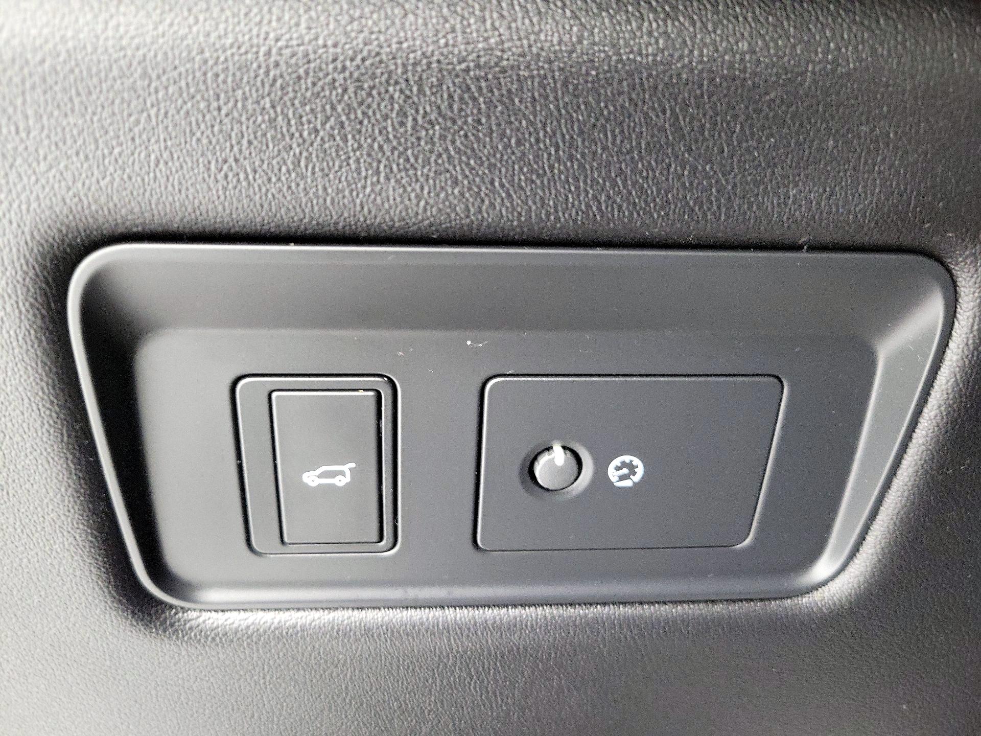 Thumbnail: 2020 Land Rover Range Rover Sport - 13