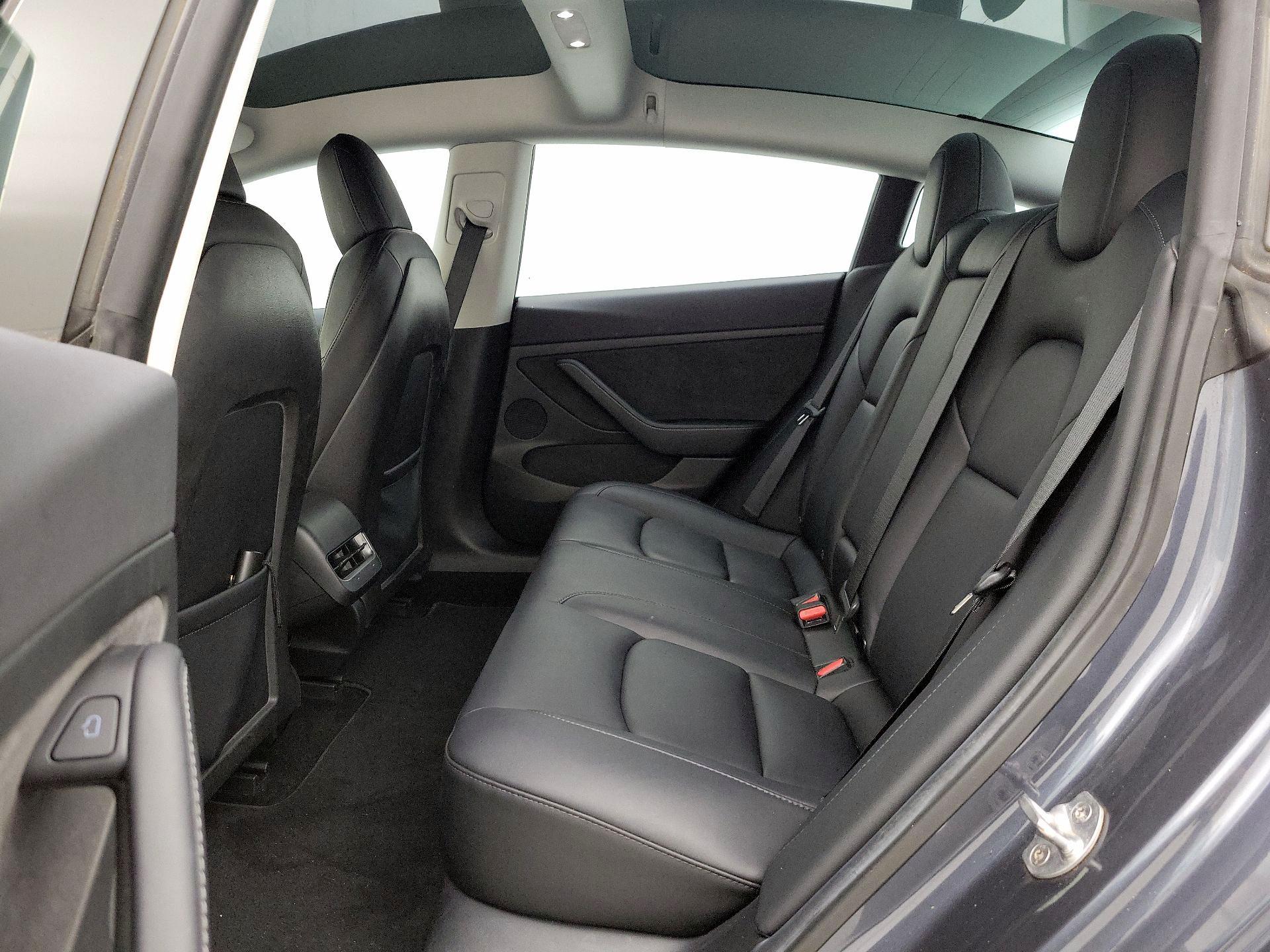 Thumbnail: 2022 Tesla Model 3 - 20