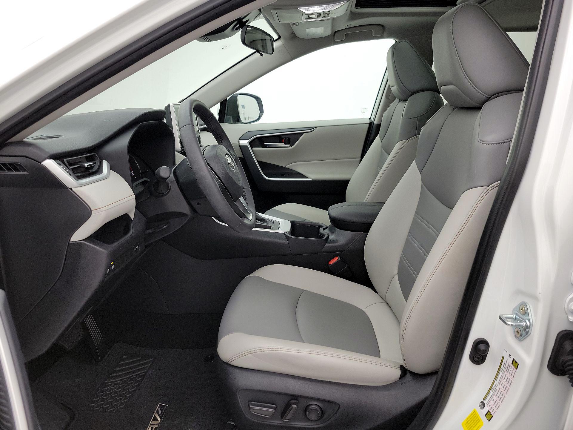 Thumbnail: 2025 Toyota RAV4 - 11