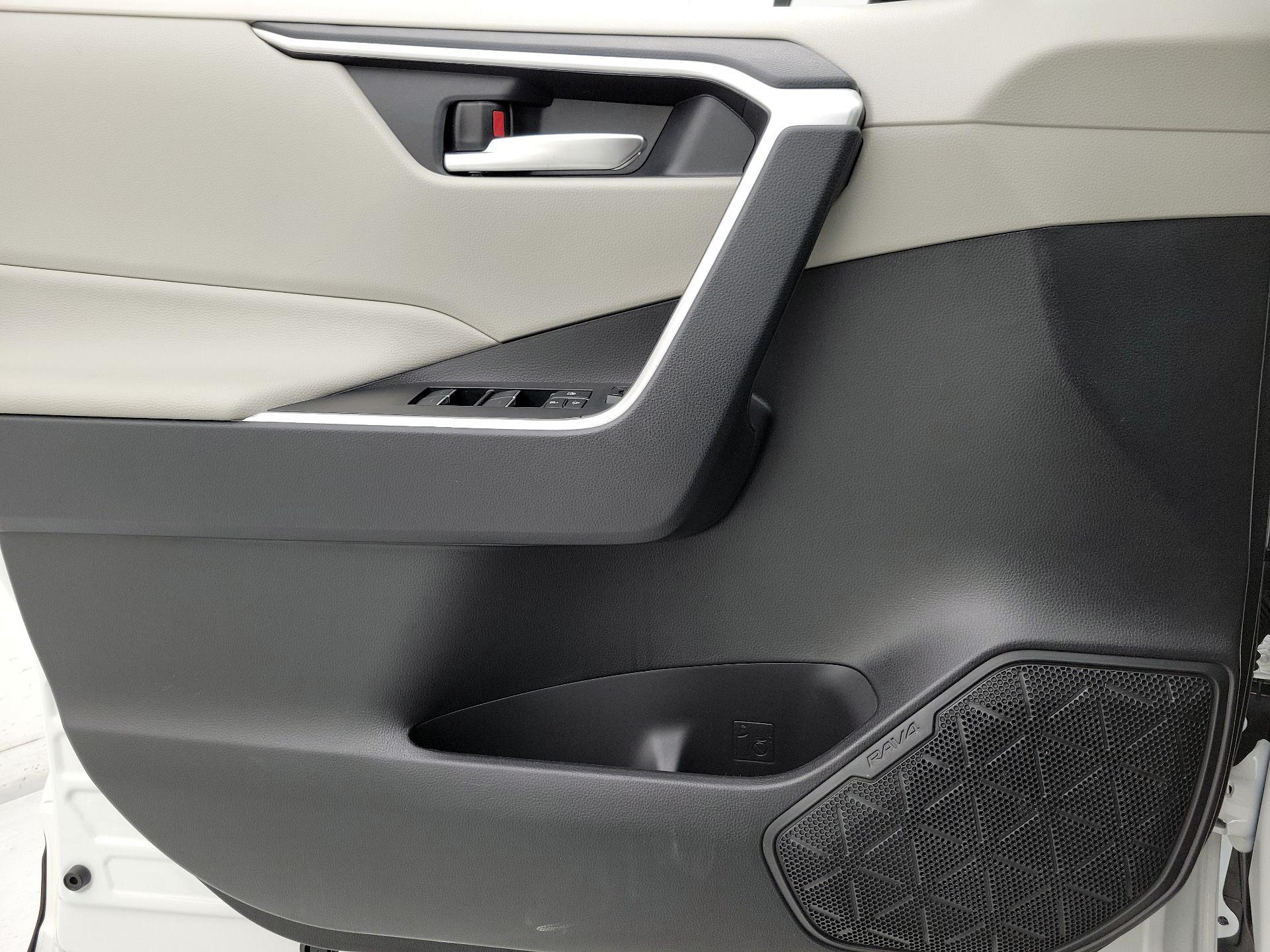 Thumbnail: 2025 Toyota RAV4 - 12