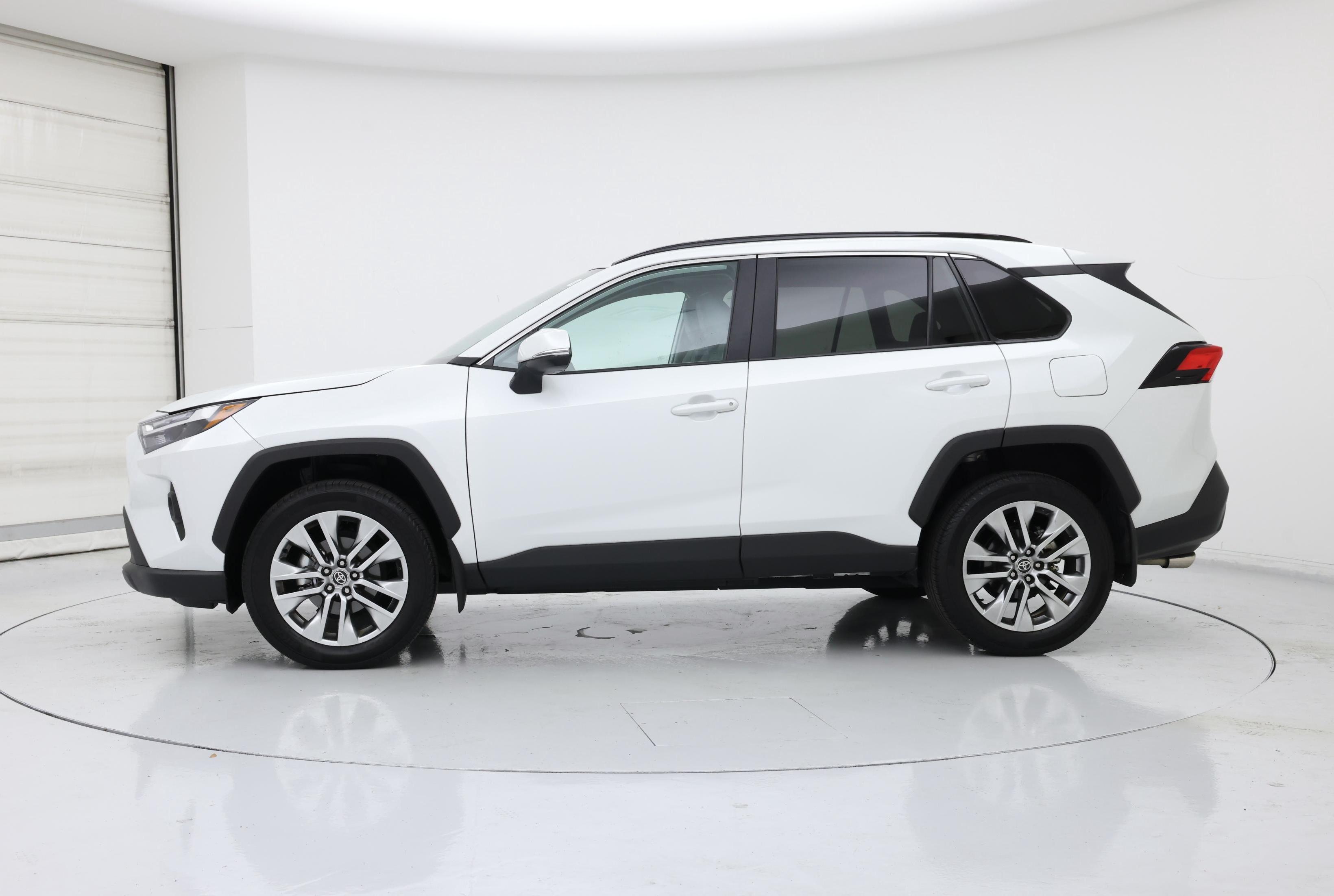 Thumbnail: 2025 Toyota RAV4 - 3