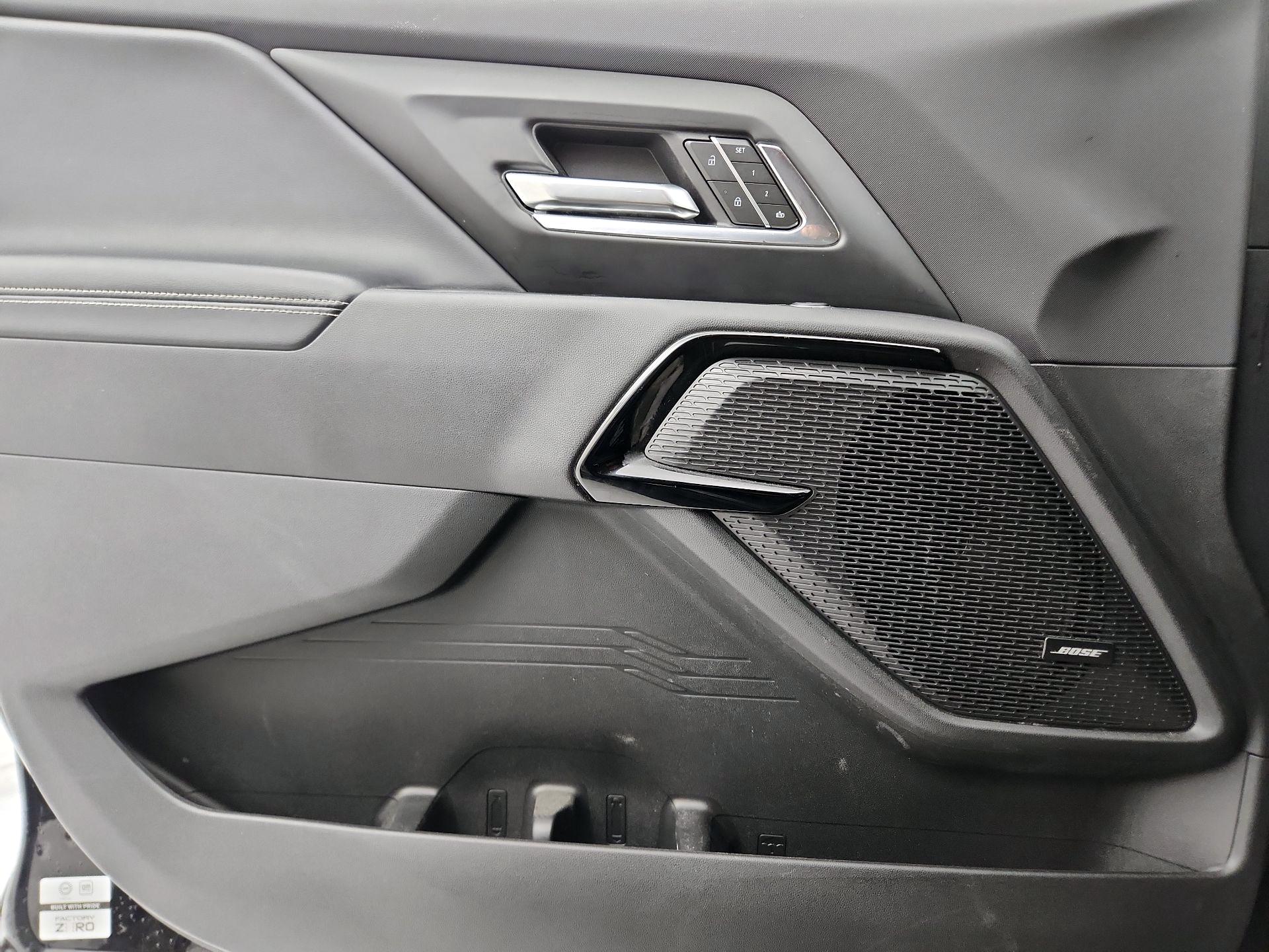 Thumbnail: 2025 Chevrolet Silverado EV - 12