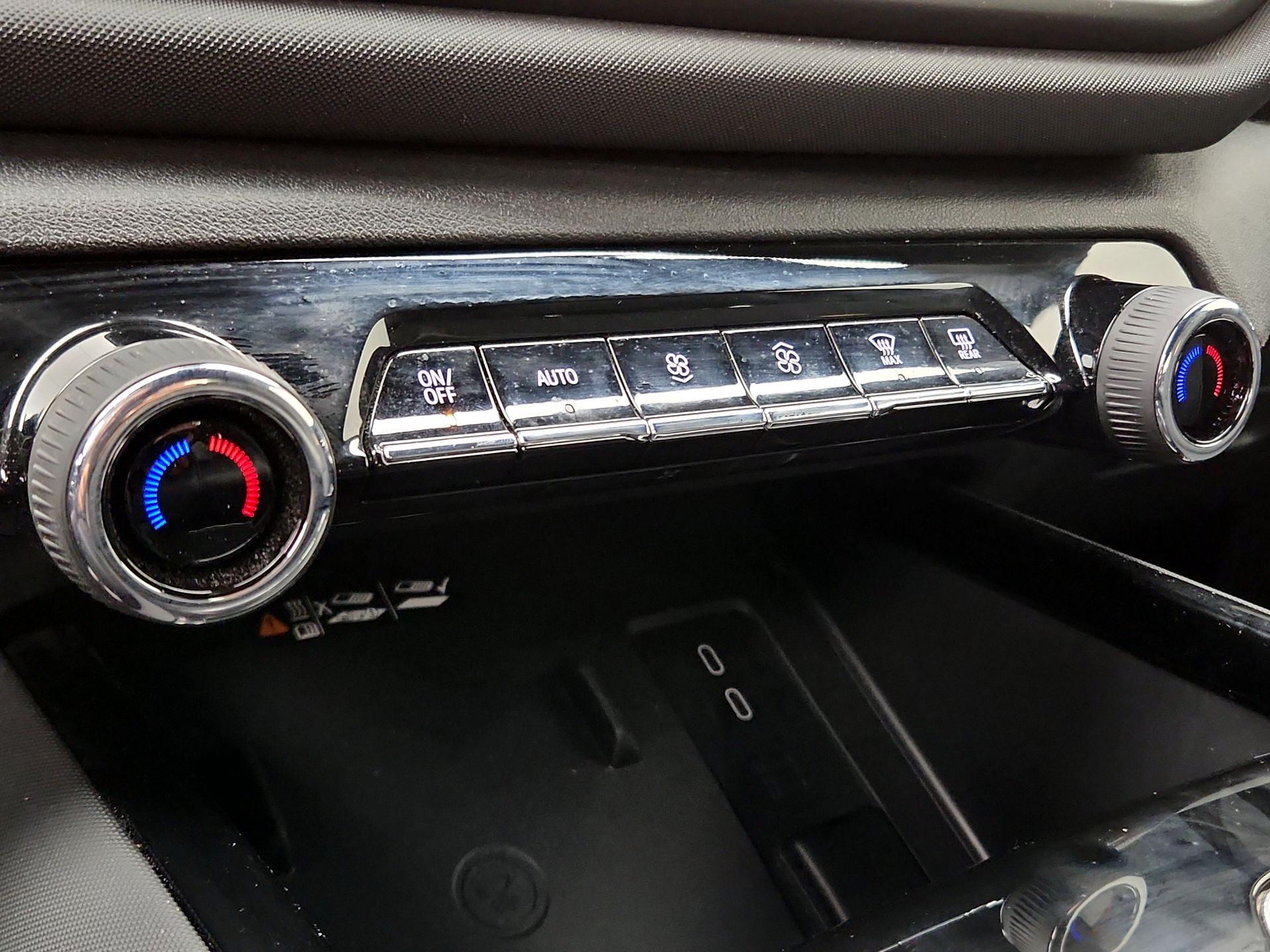 Thumbnail: 2025 Chevrolet Silverado EV - 17