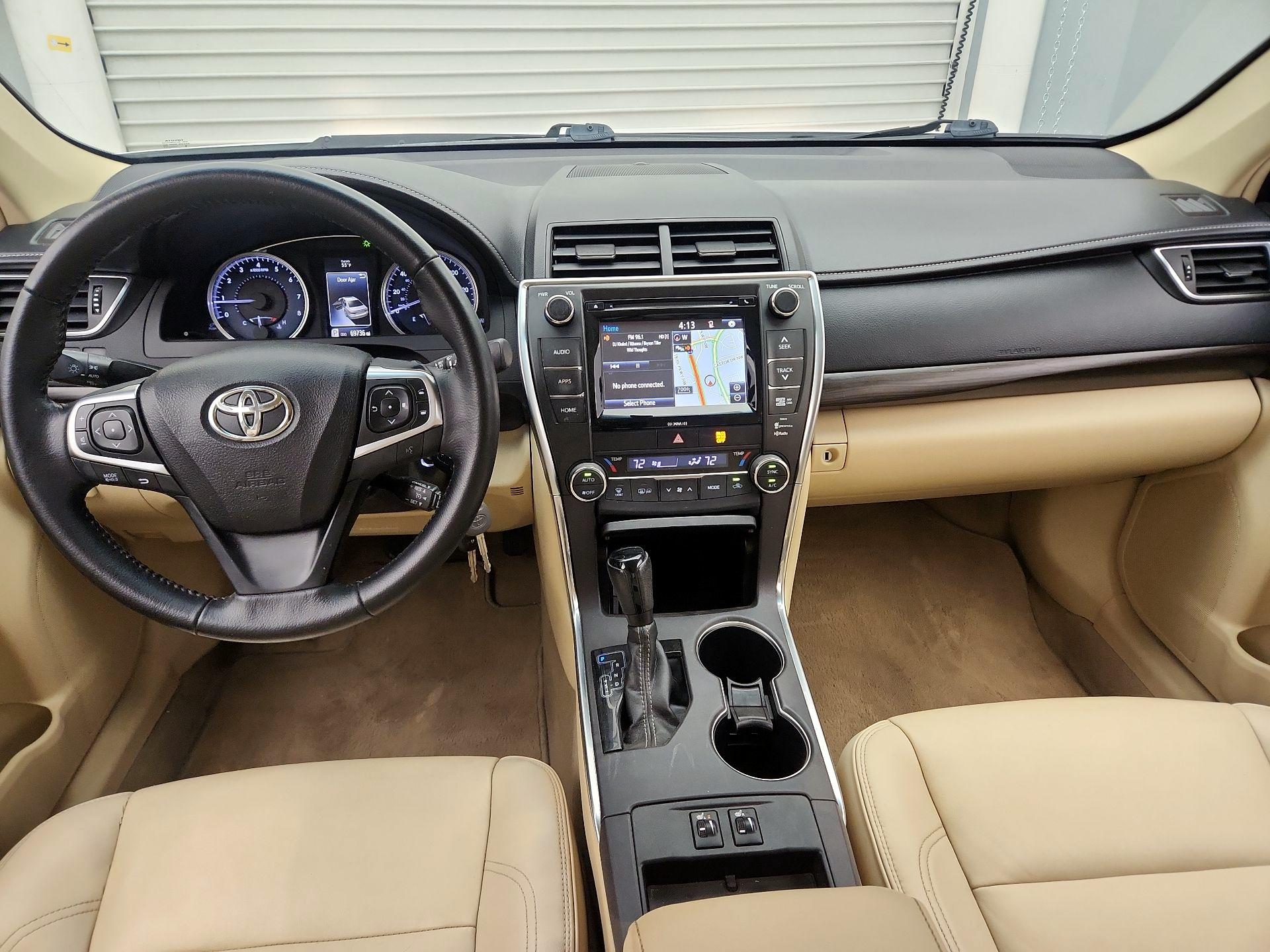 Thumbnail: 2016 Toyota Camry - 9