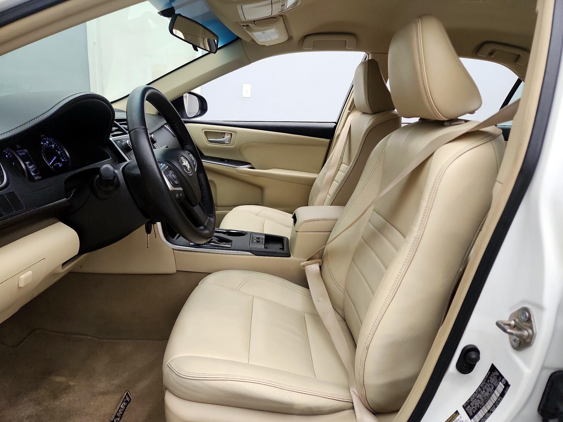 Thumbnail: 2016 Toyota Camry - 11